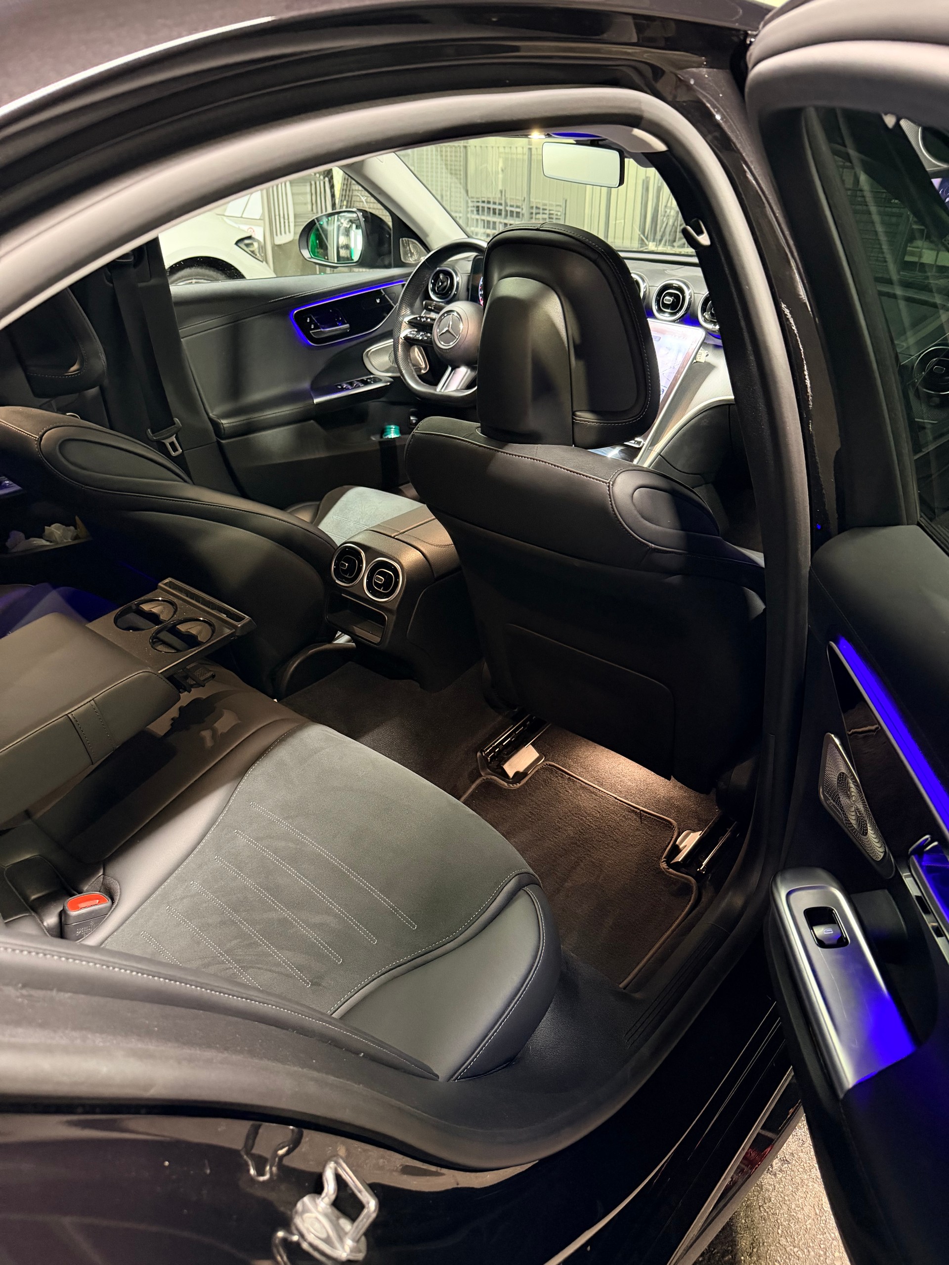 MERCEDES-BENZ AMG Line Night-image-3