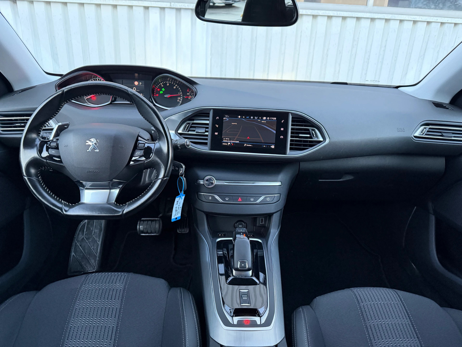 PEUGEOT 1.5 BlueHDi Tech Edition-image-2