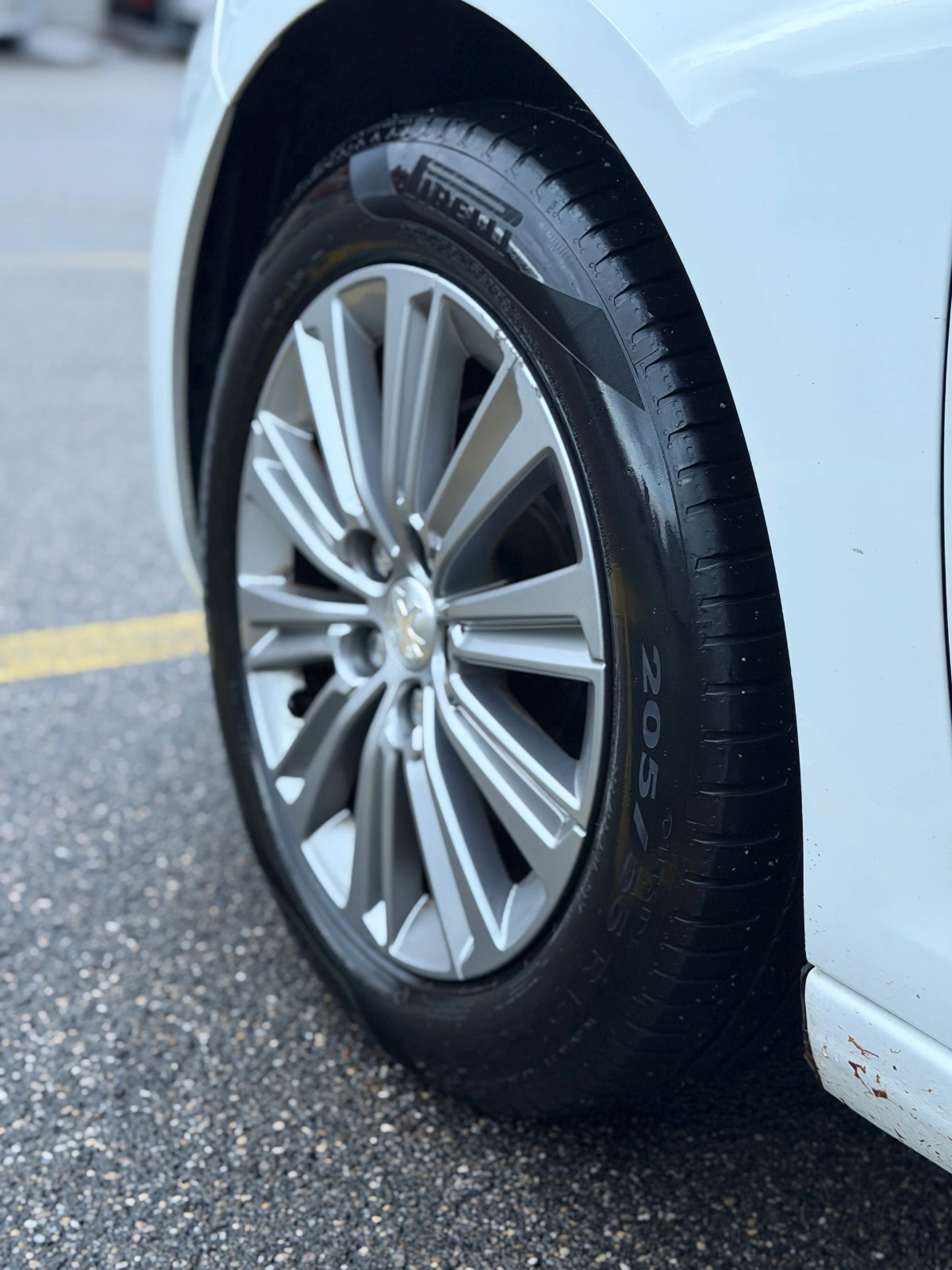 PEUGEOT 1.5 BlueHDi Tech Edition-image-5