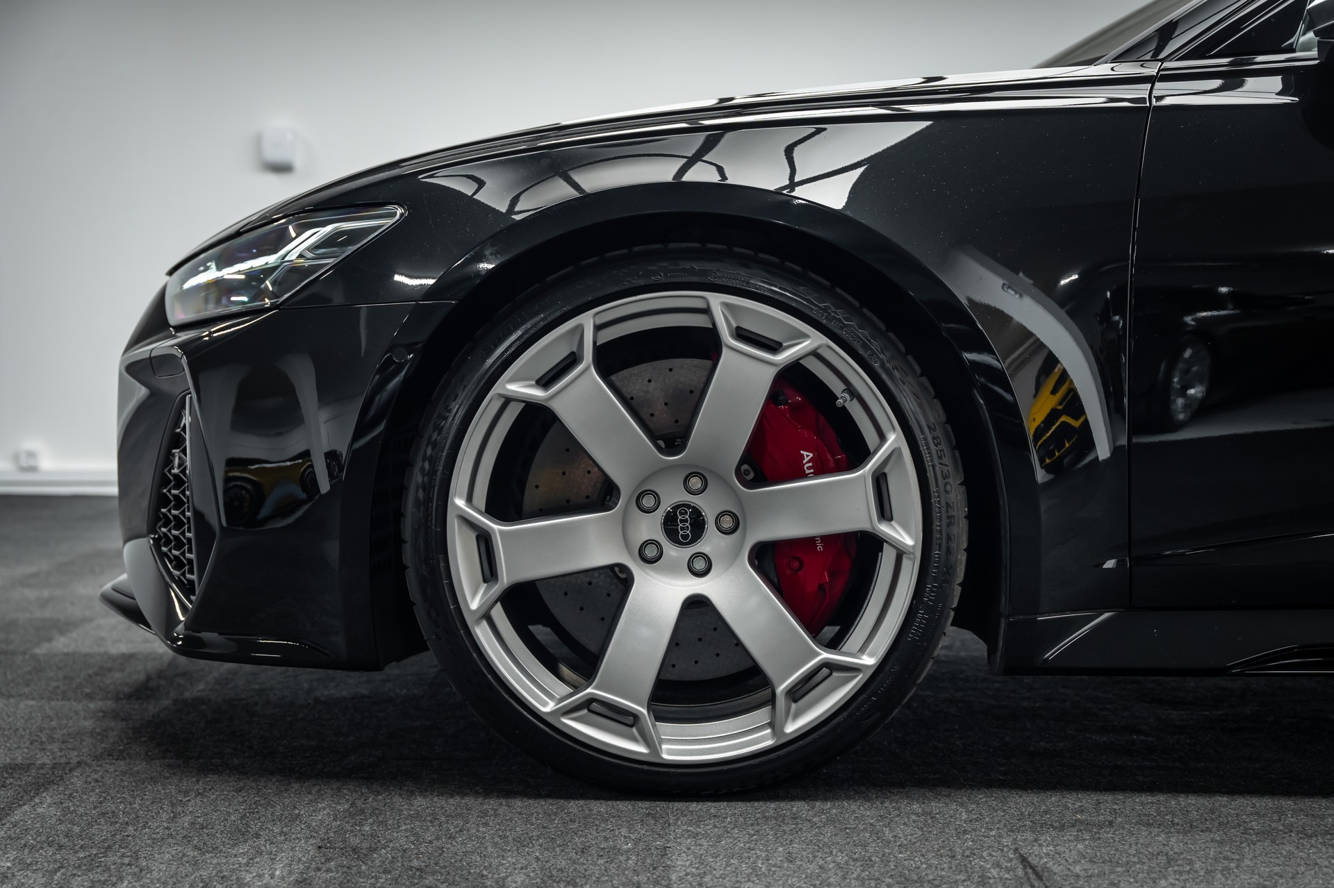 AUDI * RS6 AVANT * RS DYNAMIKPAKET PLUS * V-MAX 305KM/H * RS6 GT-STYLE 22 ZOLL * LEASING AB 754.- *-image-1