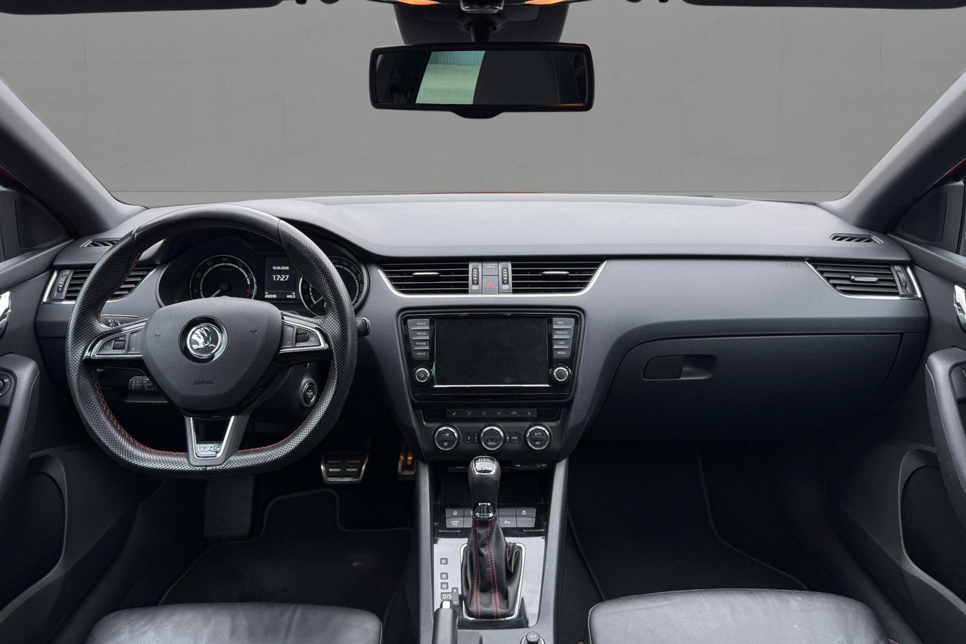 SKODA Octavia Combi 2.0 TSI RS 230 DSG-image-9