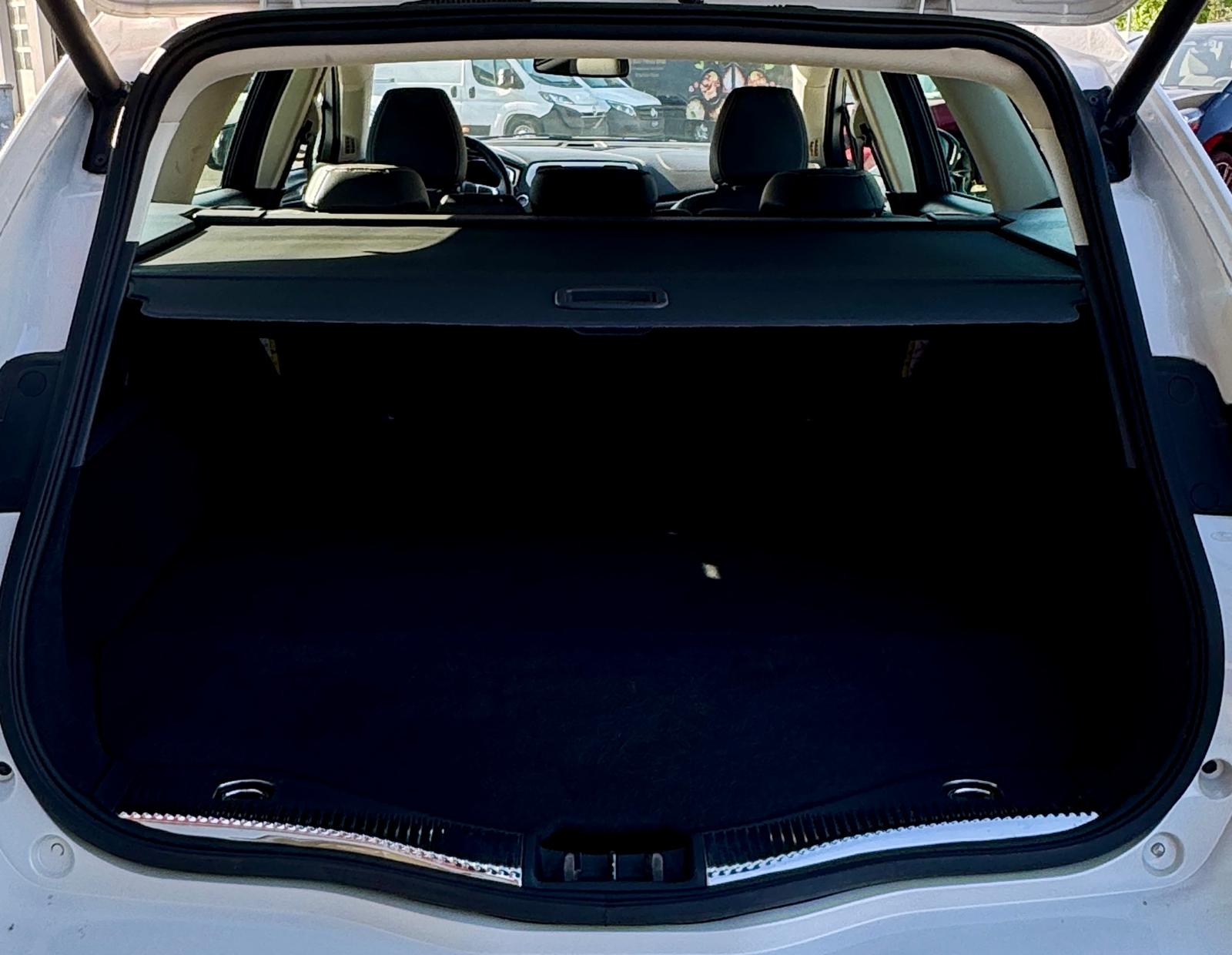 FORD Mondeo 2.0 HEV Vignale eCVT-image-6