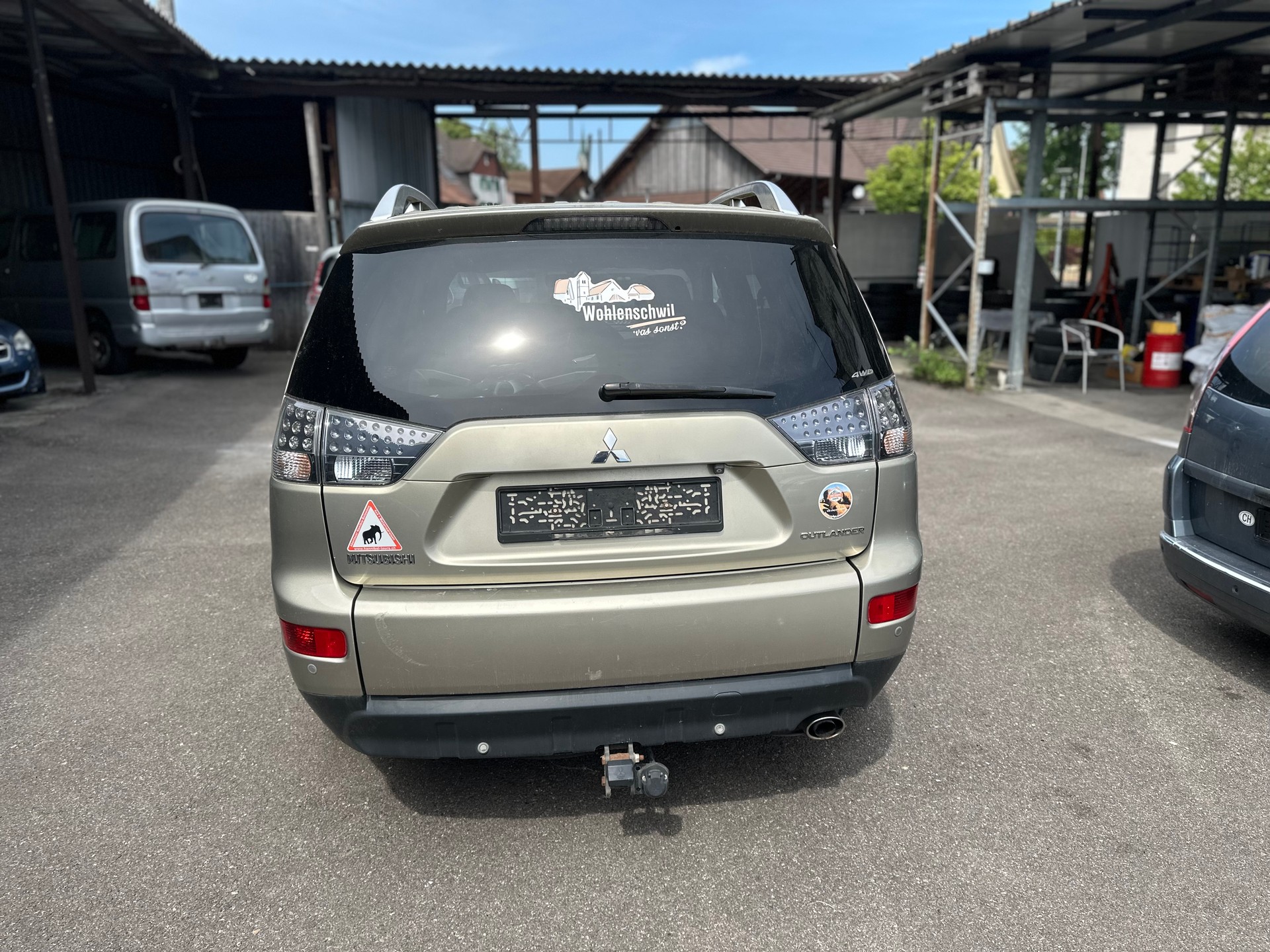 MITSUBISHI Outlander 2.4 Instyle 4WD CVT-image-2