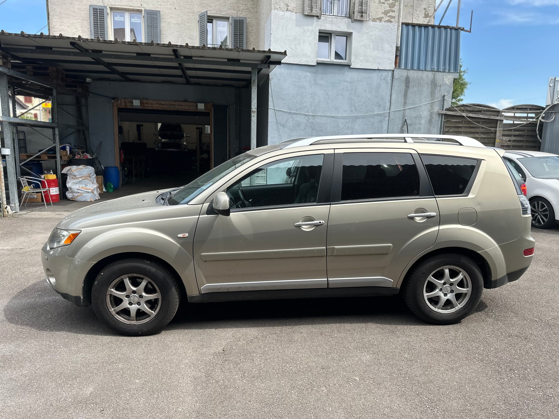 MITSUBISHI Outlander 2.4 Instyle 4WD CVT-image-1