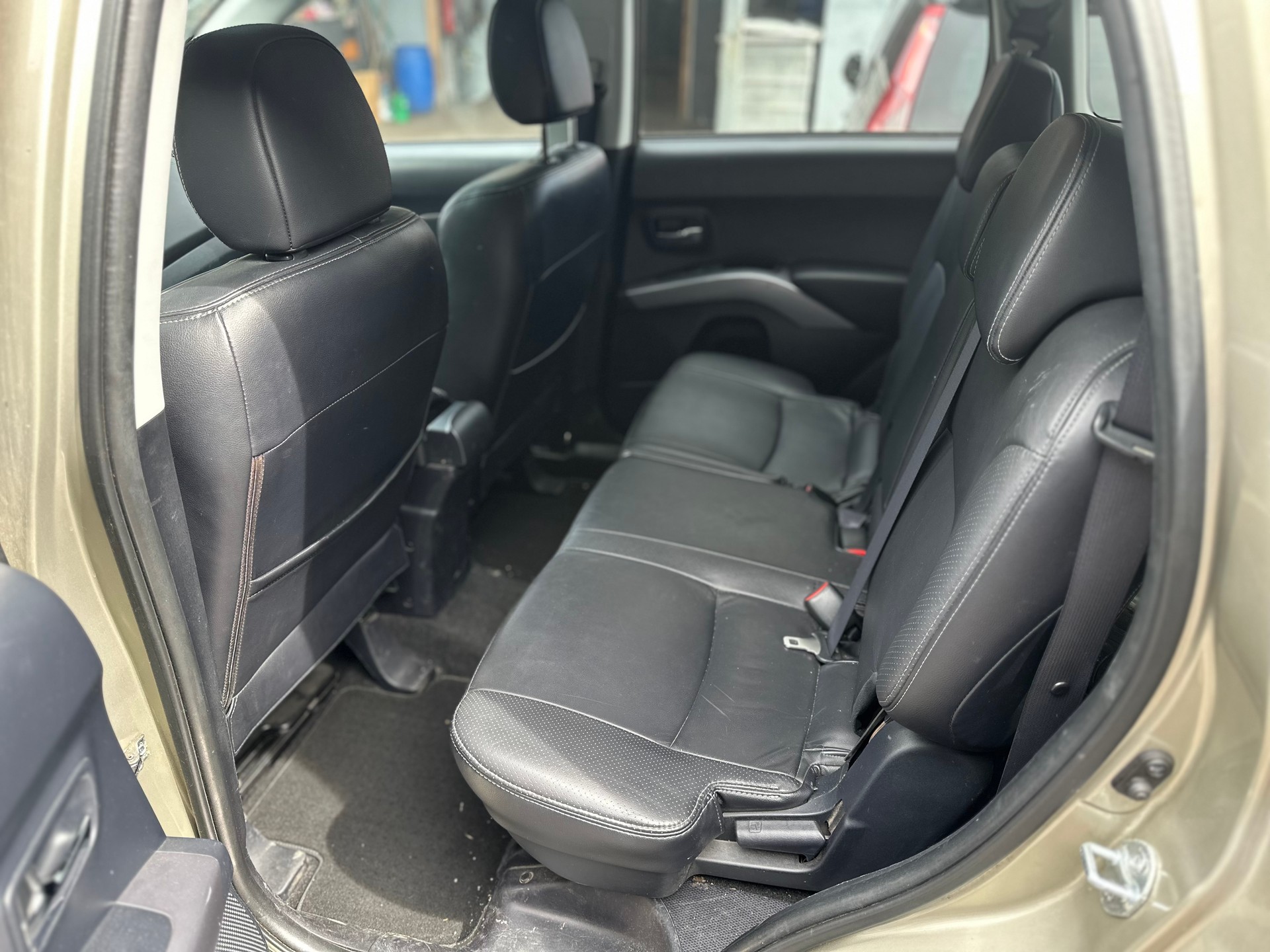 MITSUBISHI Outlander 2.4 Instyle 4WD CVT-image-9