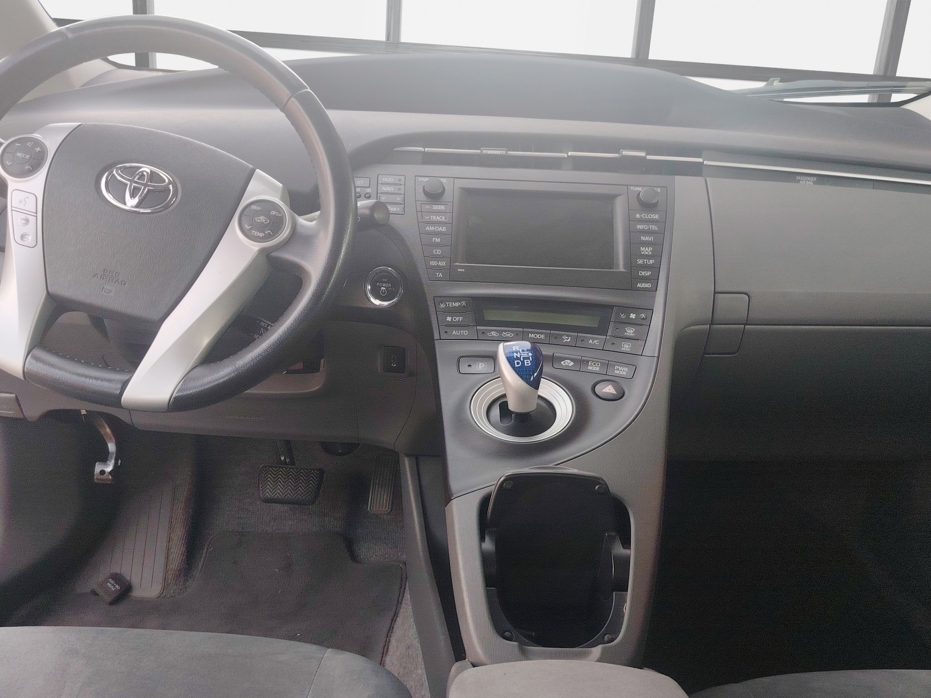 TOYOTA Prius 1.8 16V HSD Sol-image-11