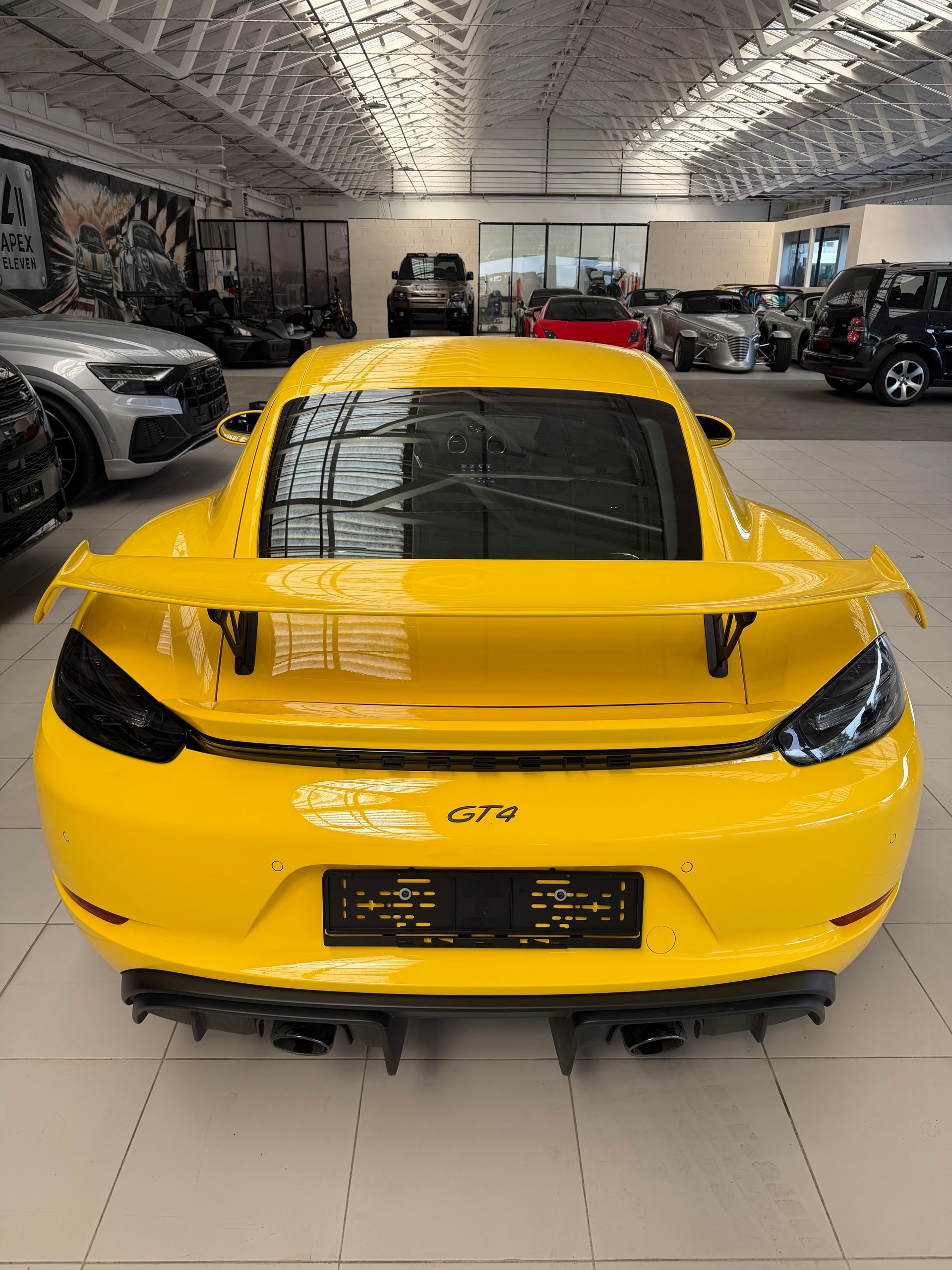 PORSCHE 718 Cayman GT4-image-4