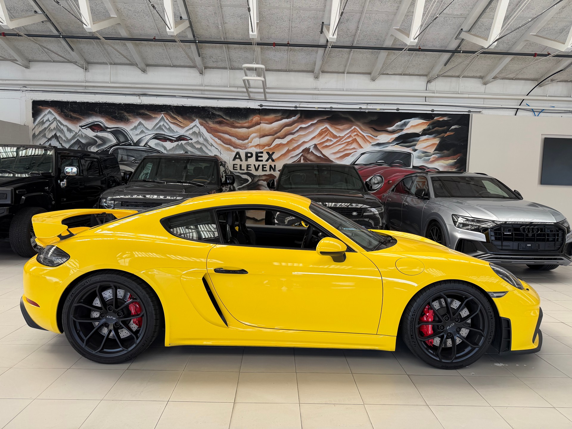 PORSCHE 718 Cayman GT4