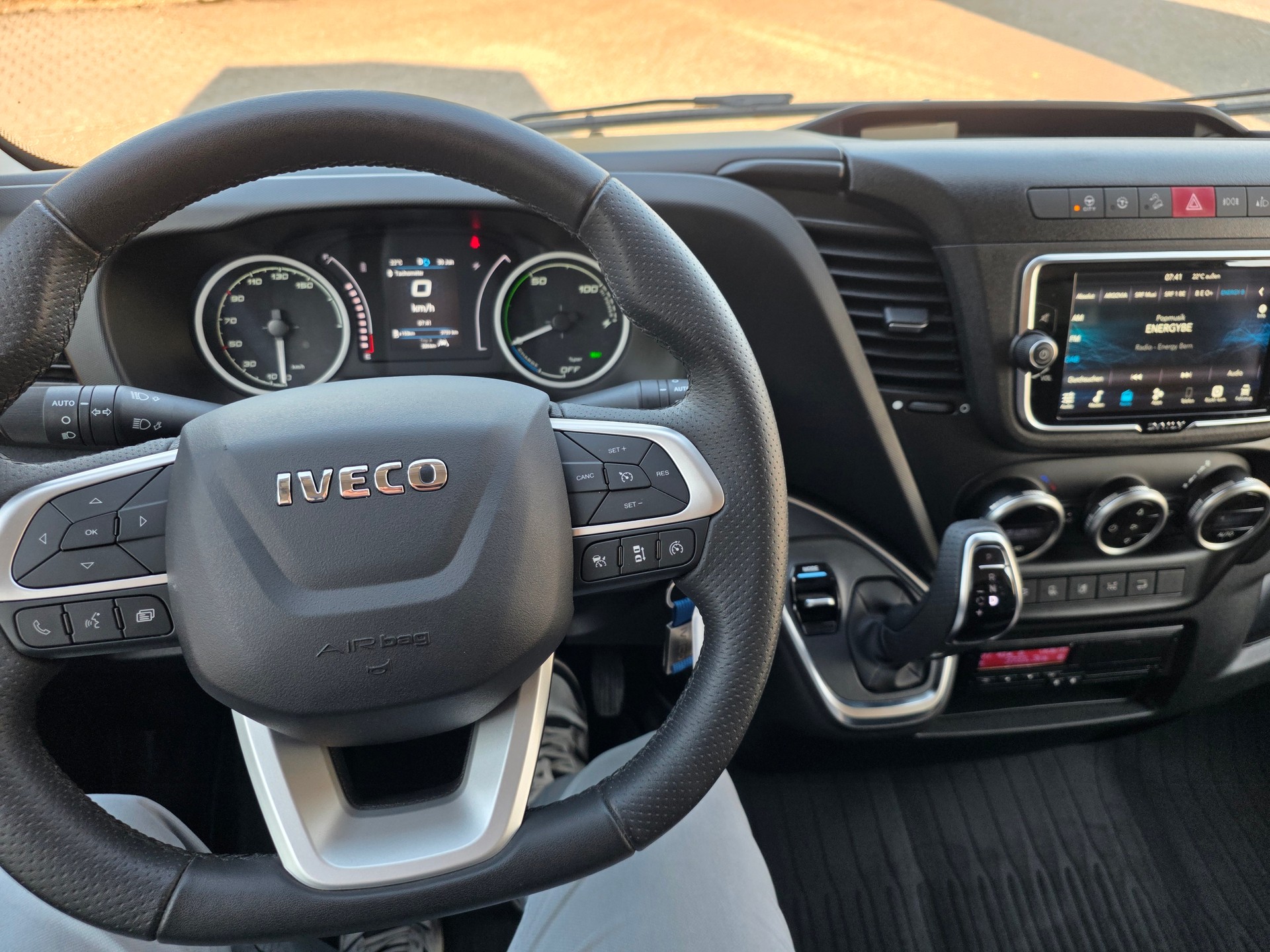 IVECO 38S14E-image-13