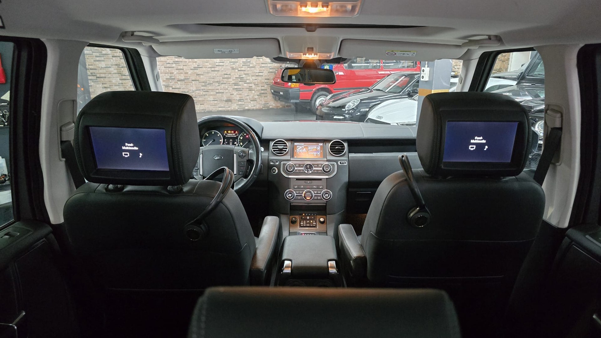 LAND ROVER Discovery 3.0 SDV6 Graphite Automatic-image-20