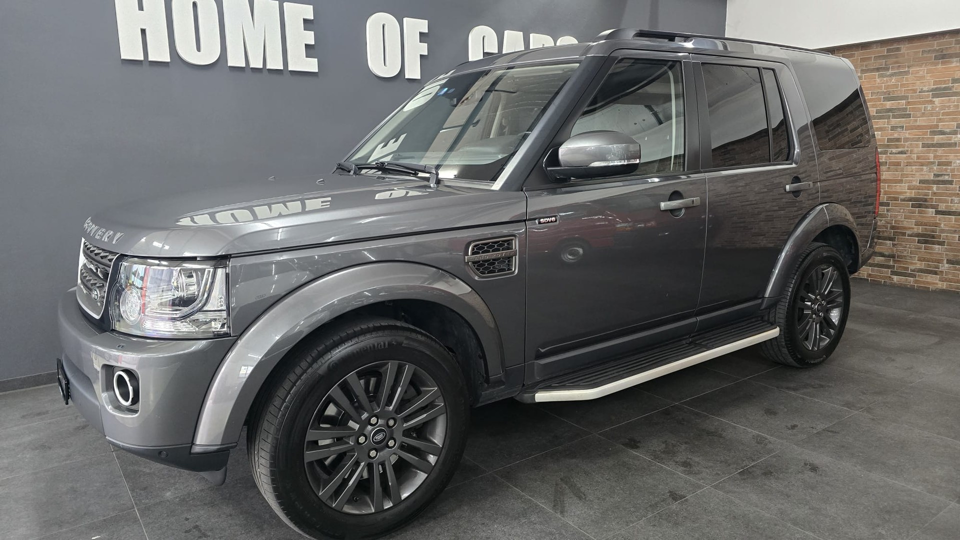 LAND ROVER Discovery 3.0 SDV6 Graphite Automatic-showroom-element-3