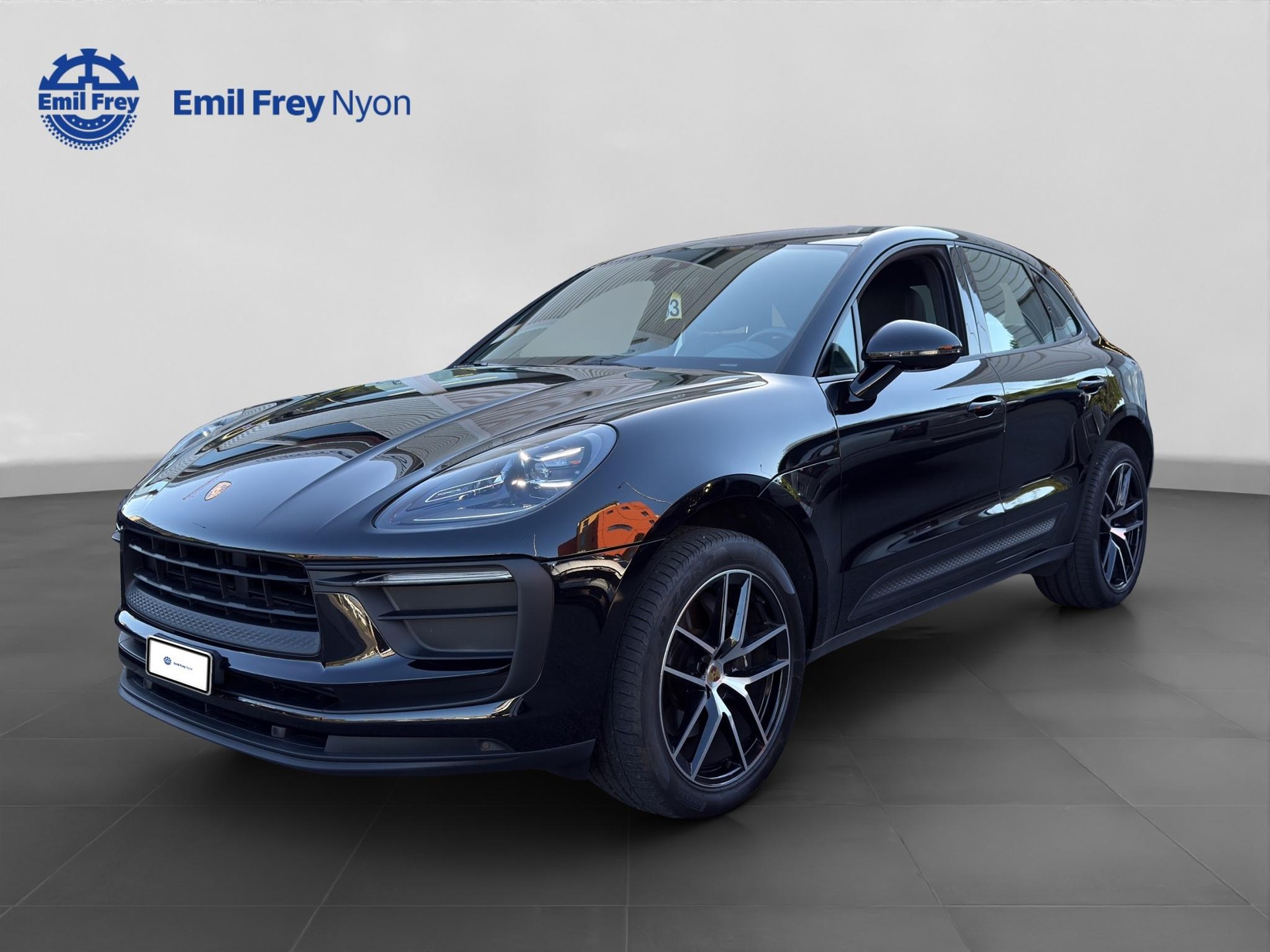 PORSCHE Macan 2.0-image-0