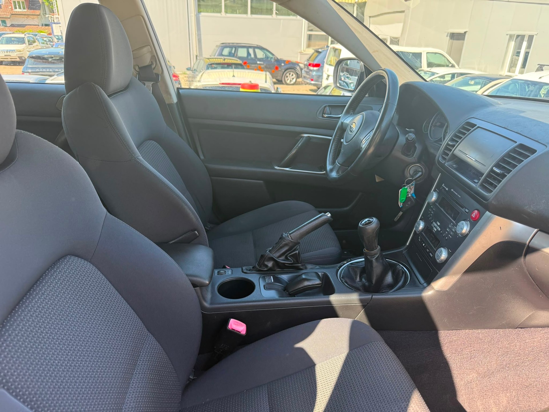 SUBARU Legacy 2.0R AWD Swiss-image-13
