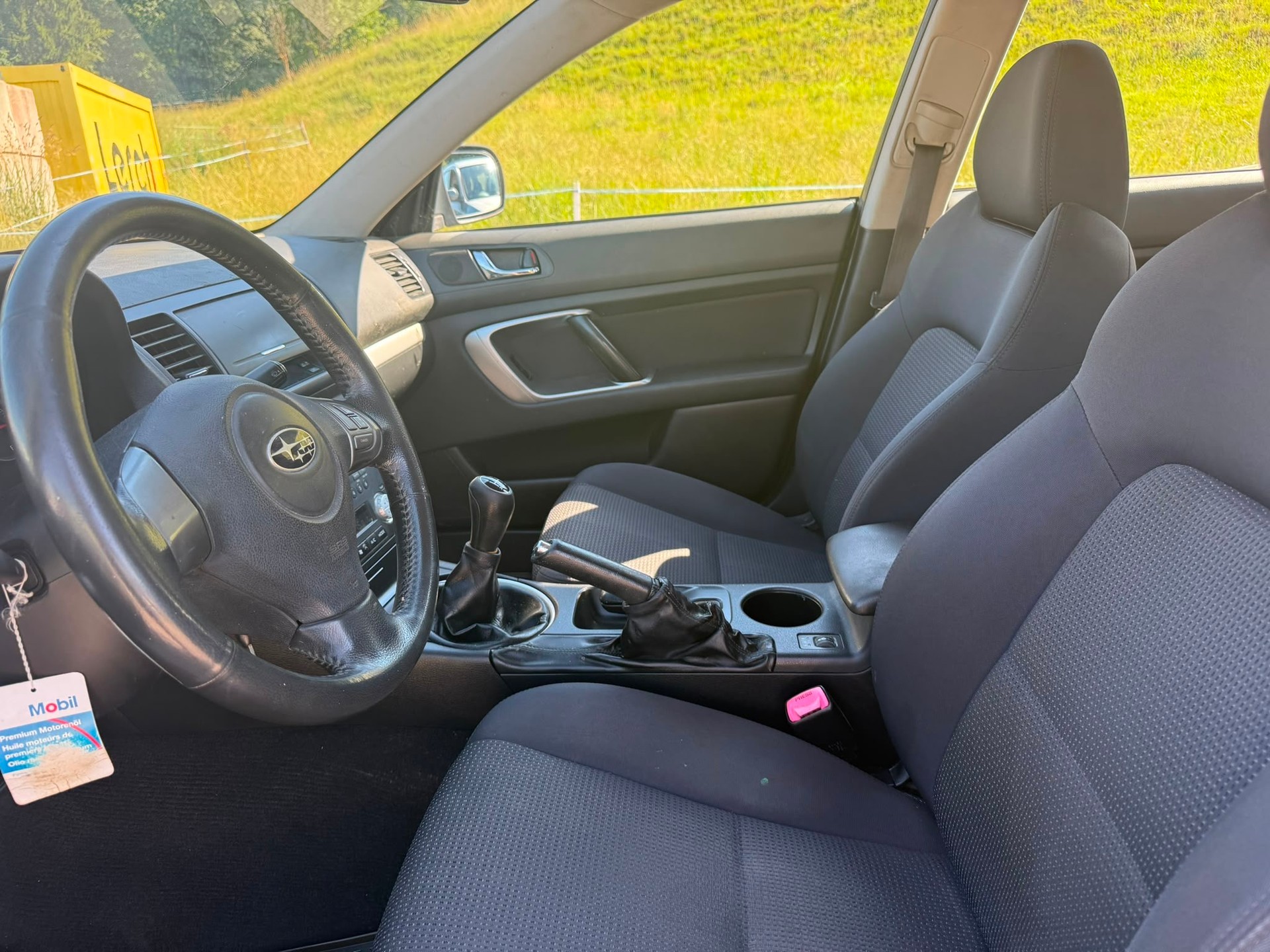 SUBARU Legacy 2.0R AWD Swiss-image-11