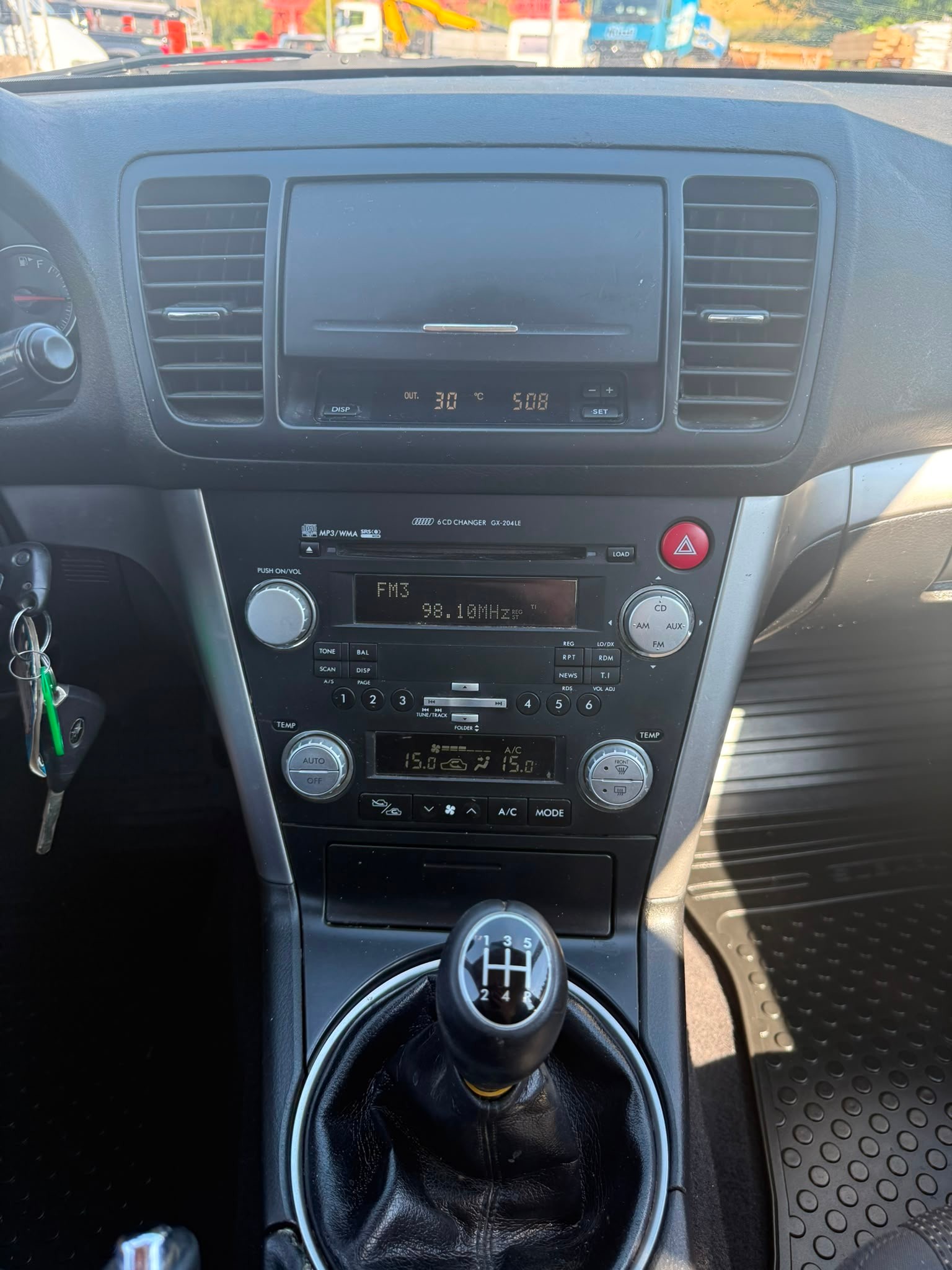SUBARU Legacy 2.0R AWD Swiss-image-7