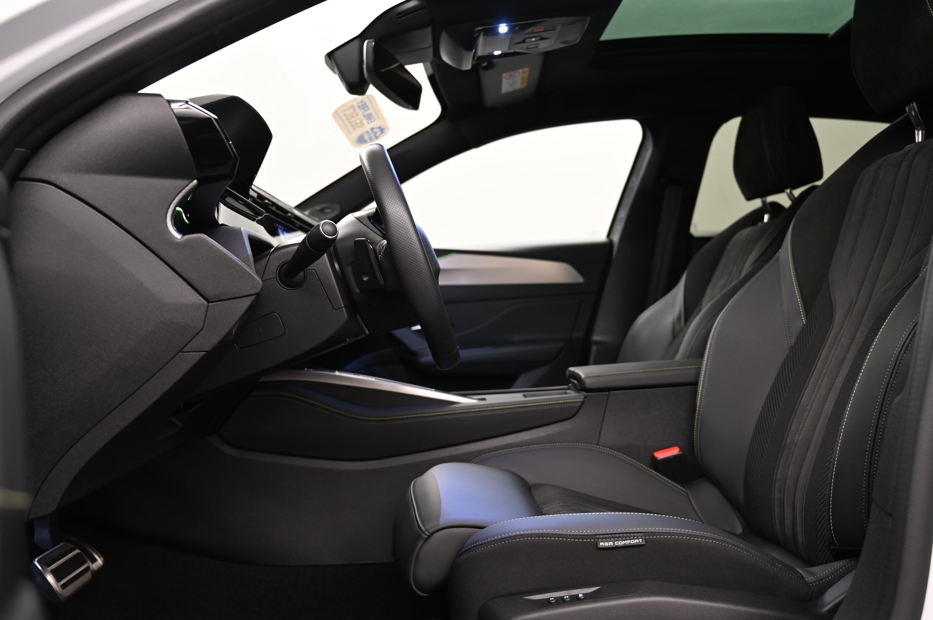 PEUGEOT 308 1.6 PHEV 225 GT-image-4