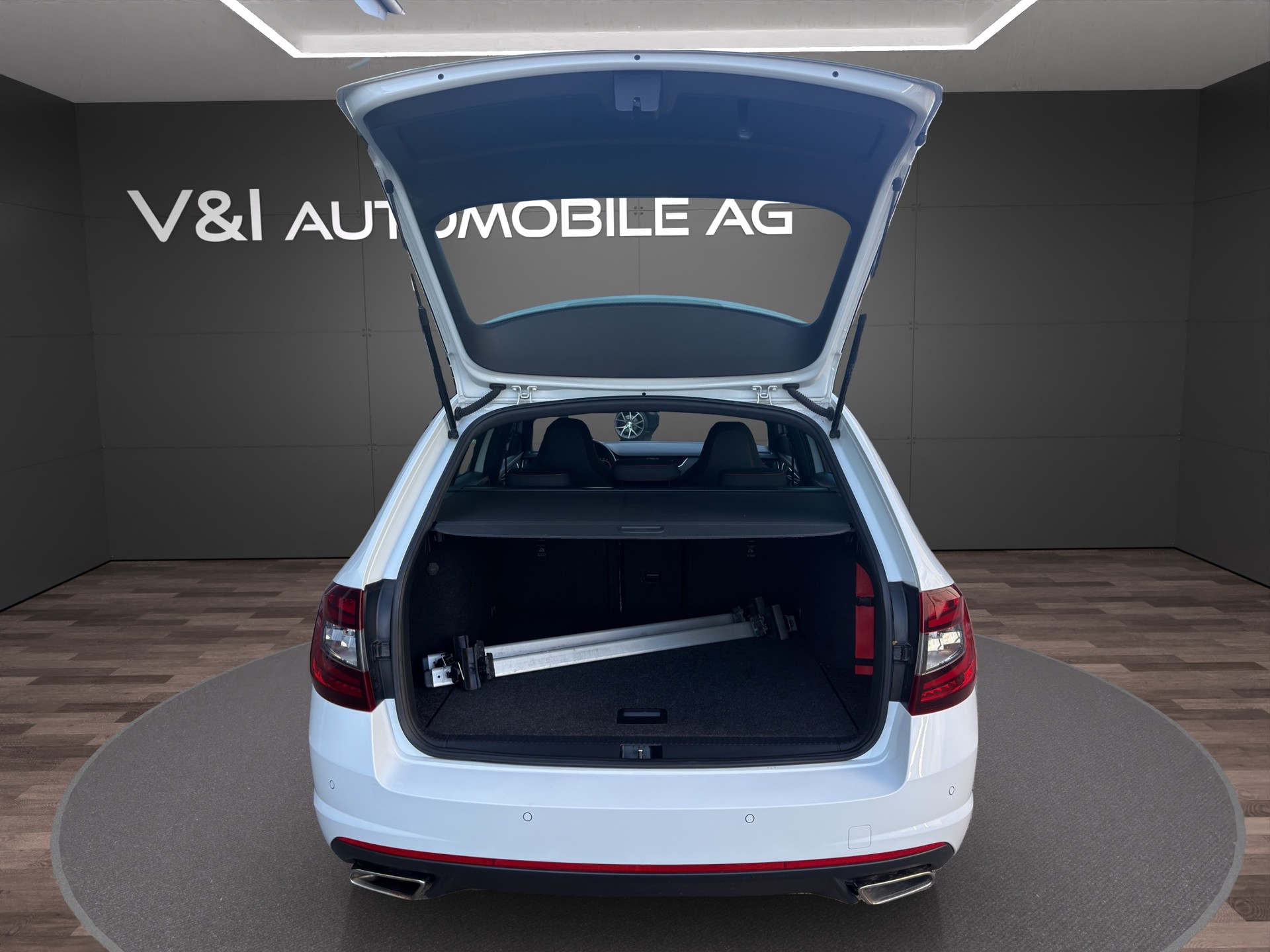 SKODA Octavia Combi 2.0 TDI RS 4x4 DSG-image-23