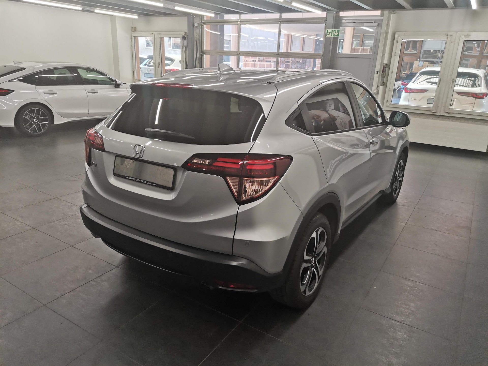 HONDA HR-V 1.5i-VTEC Executive-image-4