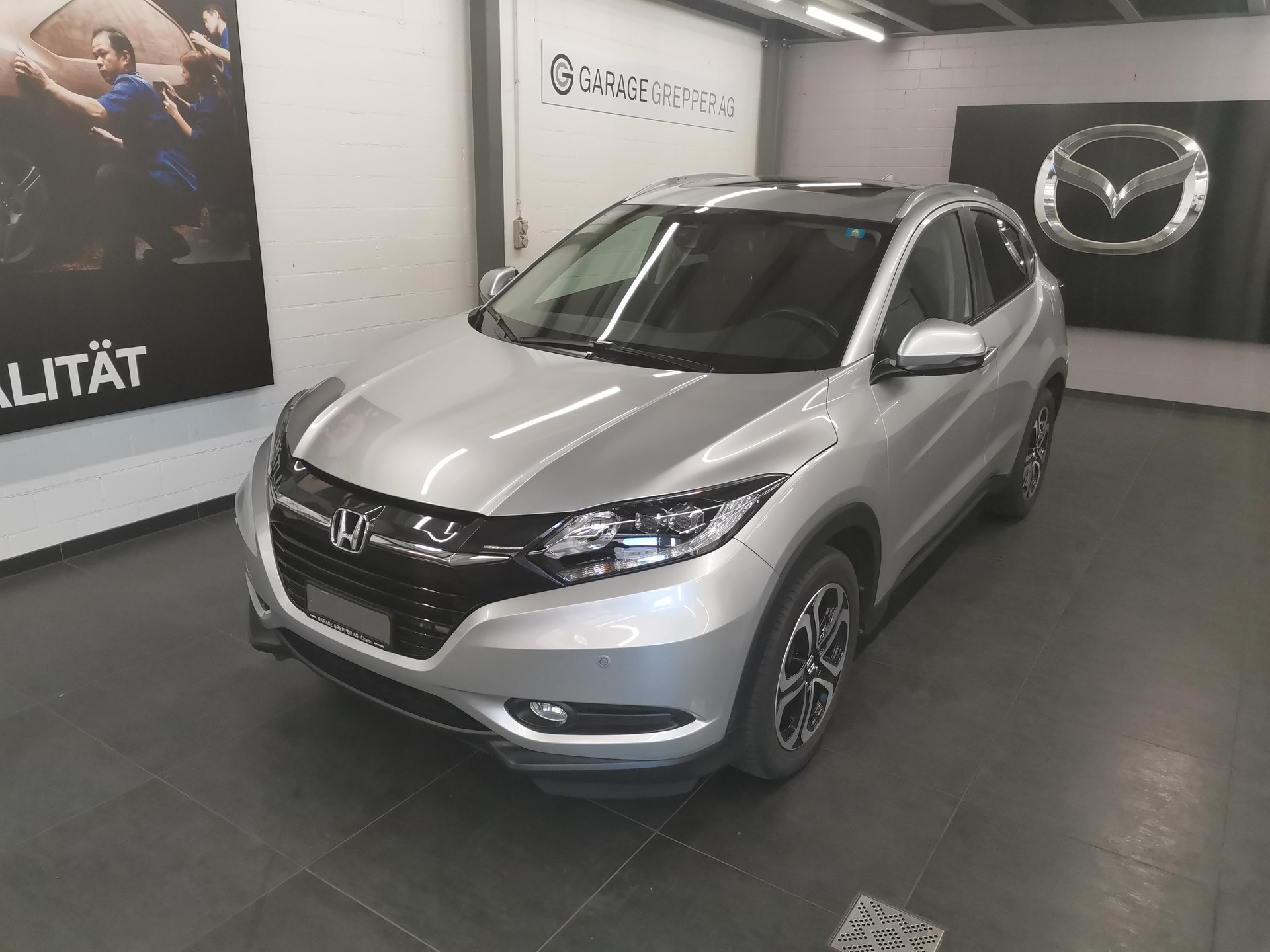 HONDA HR-V 1.5i-VTEC Executive-image-0