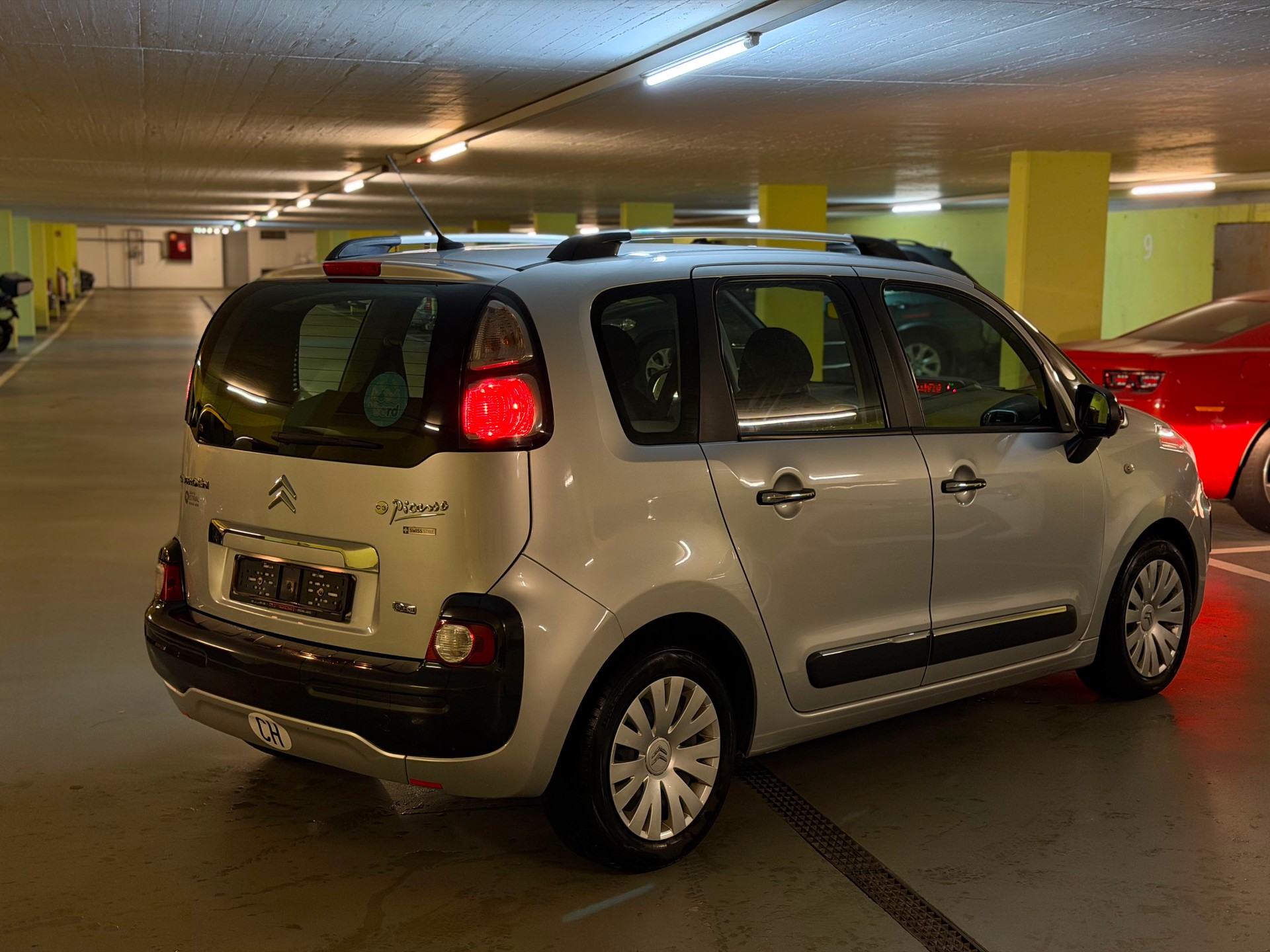 CITROEN C3 Picasso 1.6 HDi Swiss Style EGS6-image-1