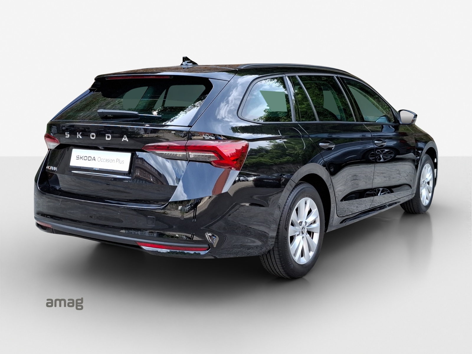 SKODA Octavia Combi 2.0 TDI DSG Selection-image-4