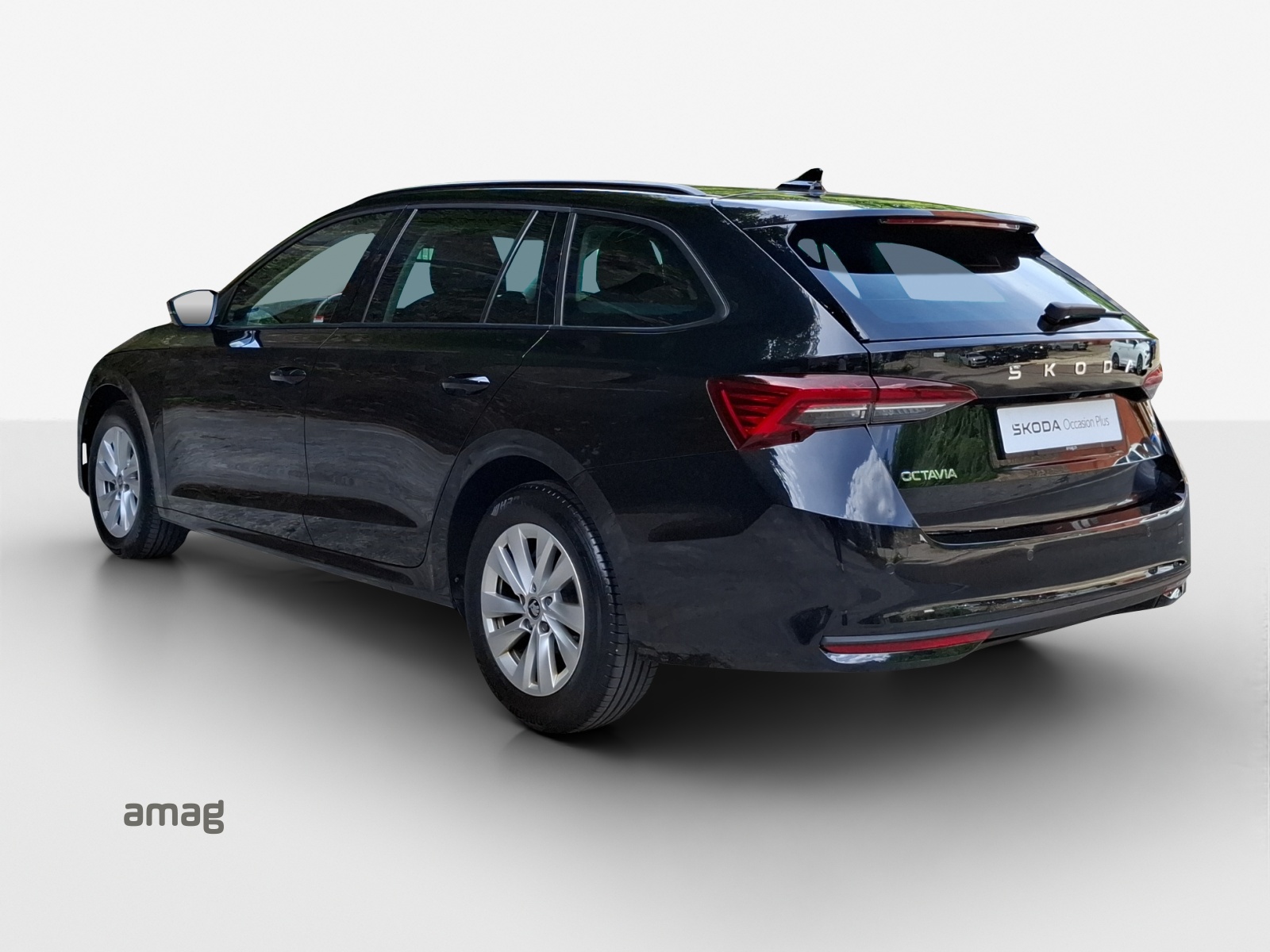 SKODA Octavia Combi 2.0 TDI DSG Selection-image-2