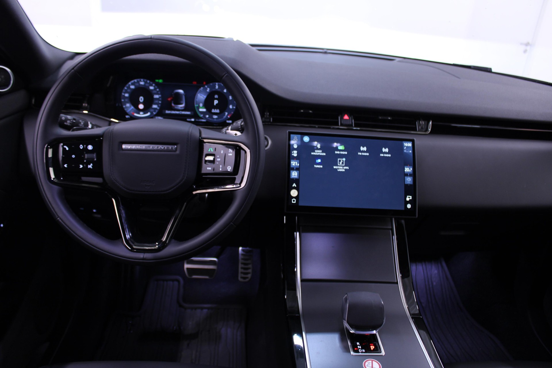 LAND ROVER Range Rover Evoque 1.5 T 270e Dynamic HSE-image-9
