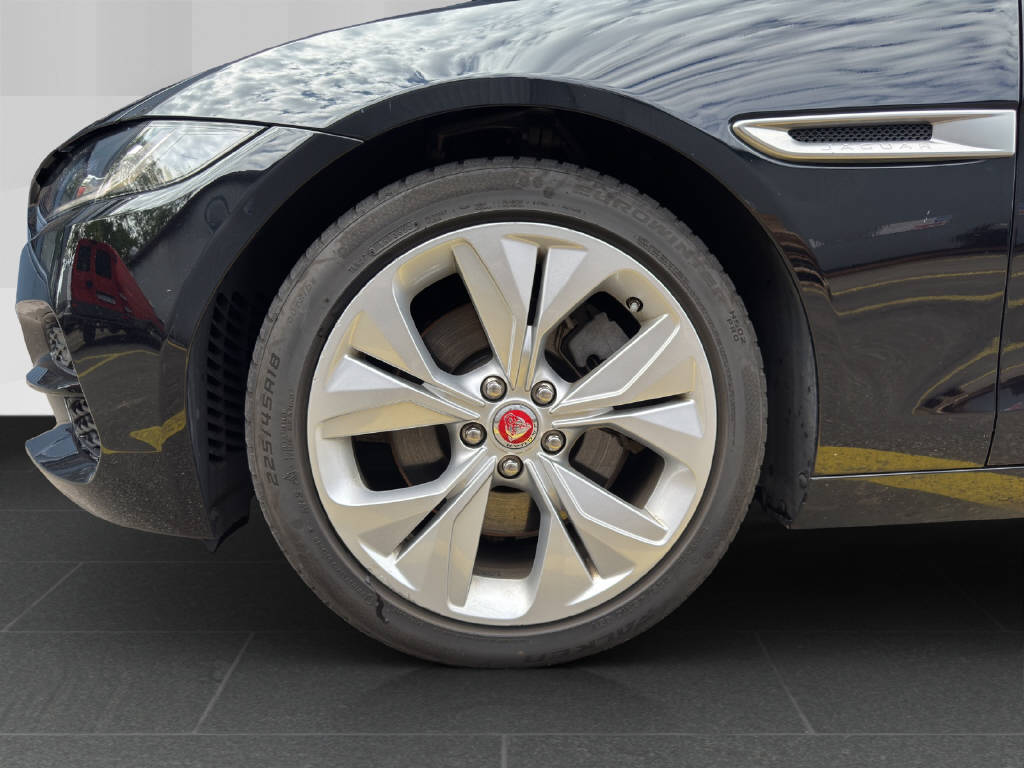 JAGUAR XE 2.0 T 250 S-image-7