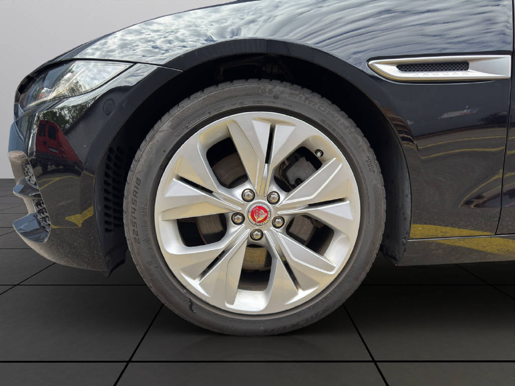 JAGUAR XE 2.0 T 250 S-image-7