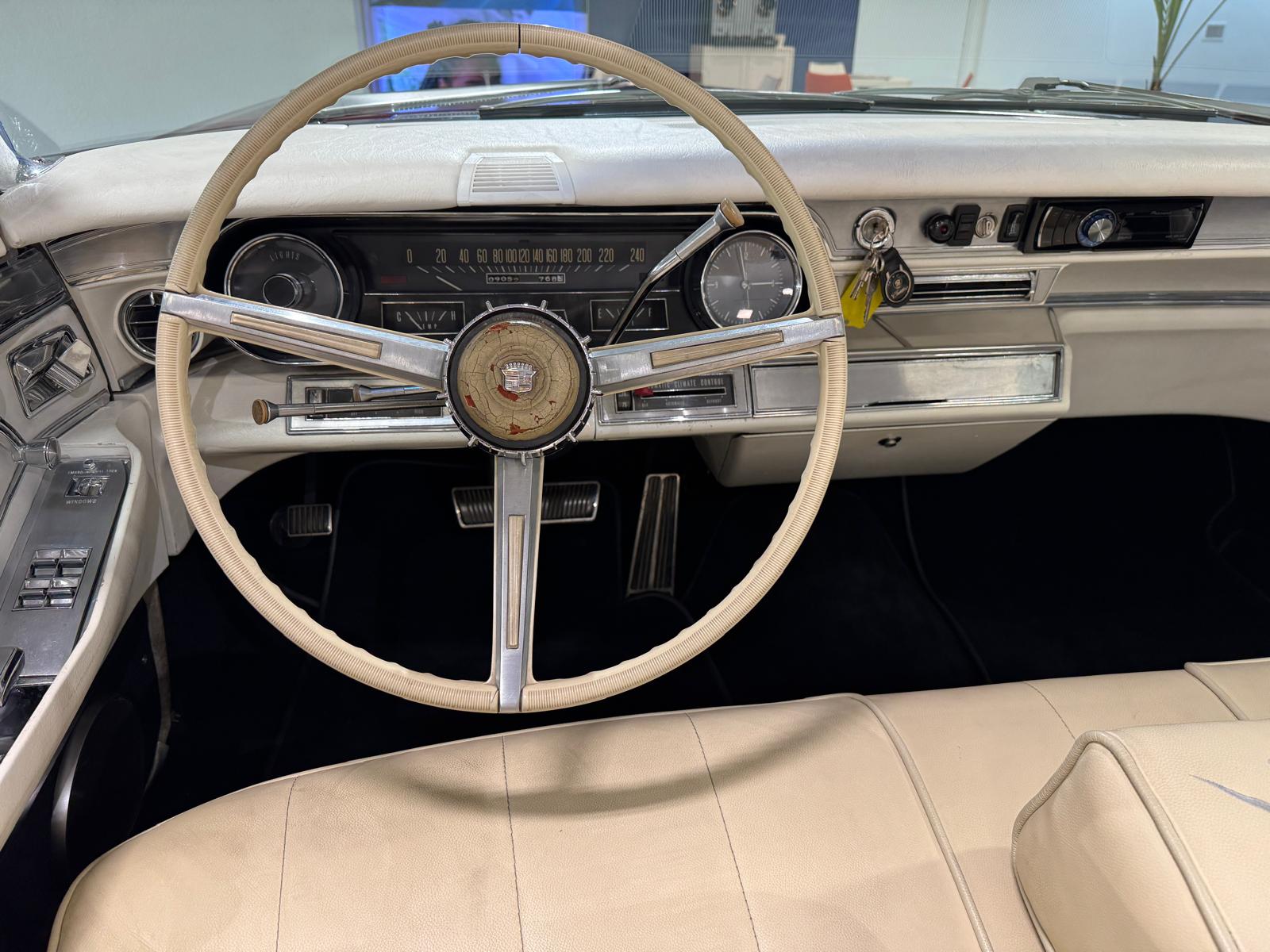 CADILLAC DEVILLE-image-13
