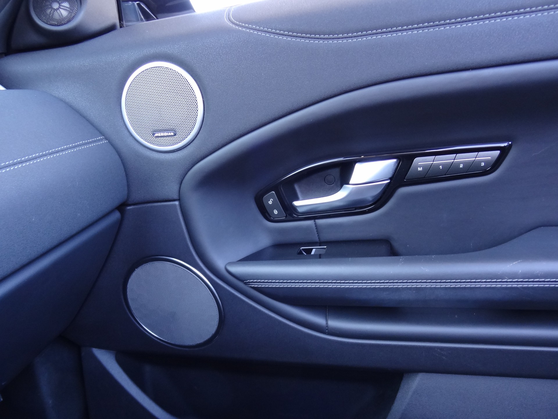 LAND ROVER Range Rover Evoque Conver. 2.0 TD4 HSE Dynamic AT9-image-18