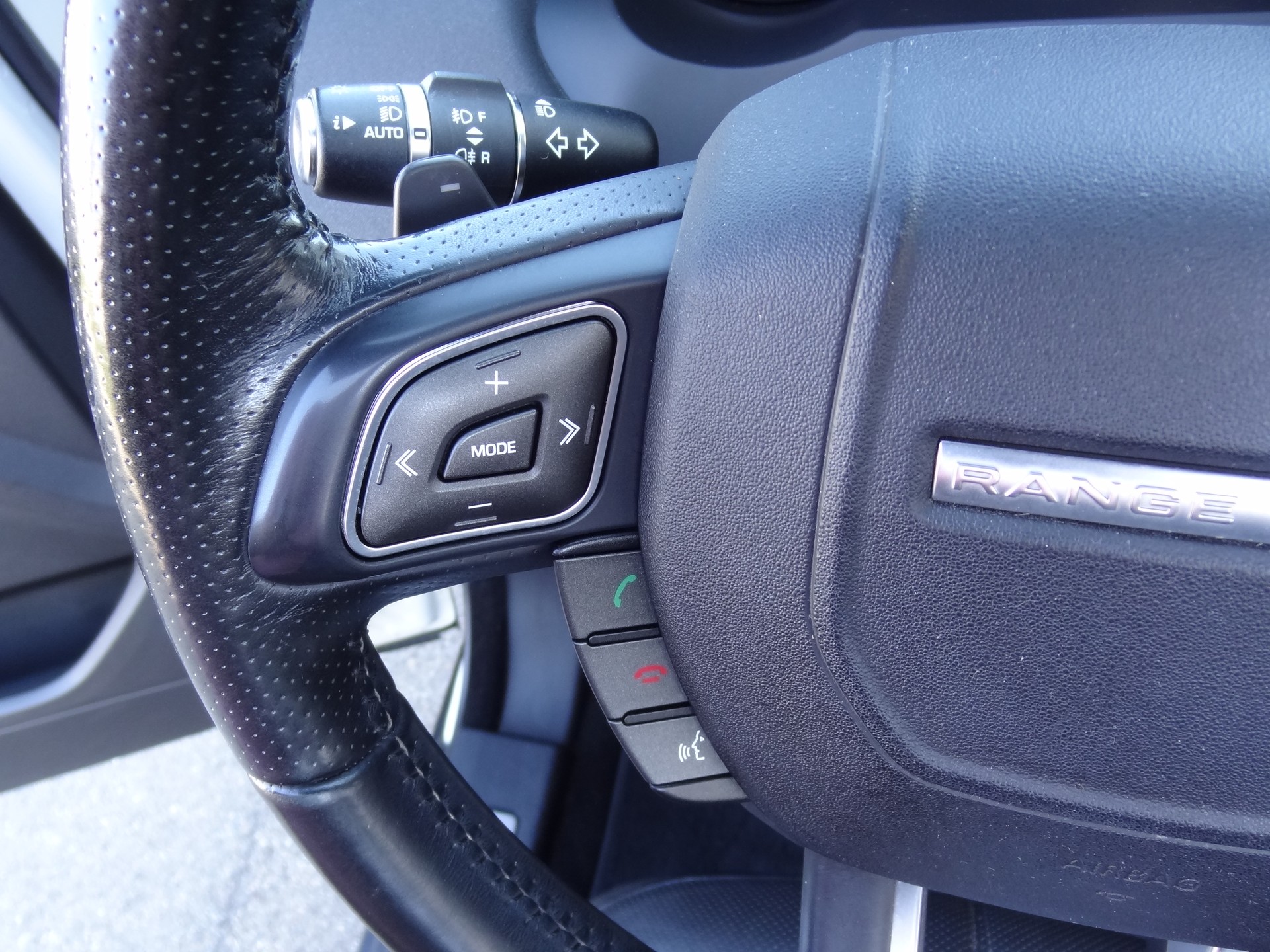 LAND ROVER Range Rover Evoque Conver. 2.0 TD4 HSE Dynamic AT9-image-21