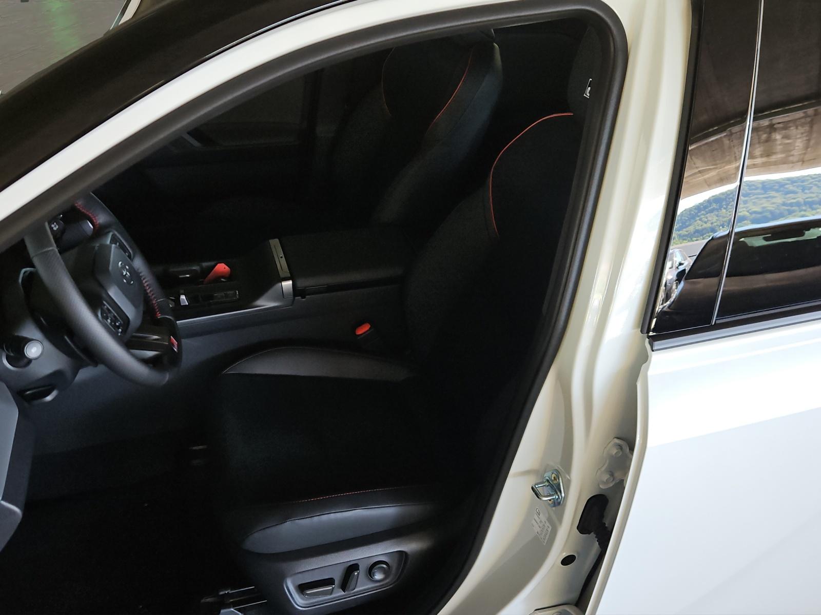 TOYOTA RAV4 2.5 Plug-In-Hybrid GR Sport-image-8
