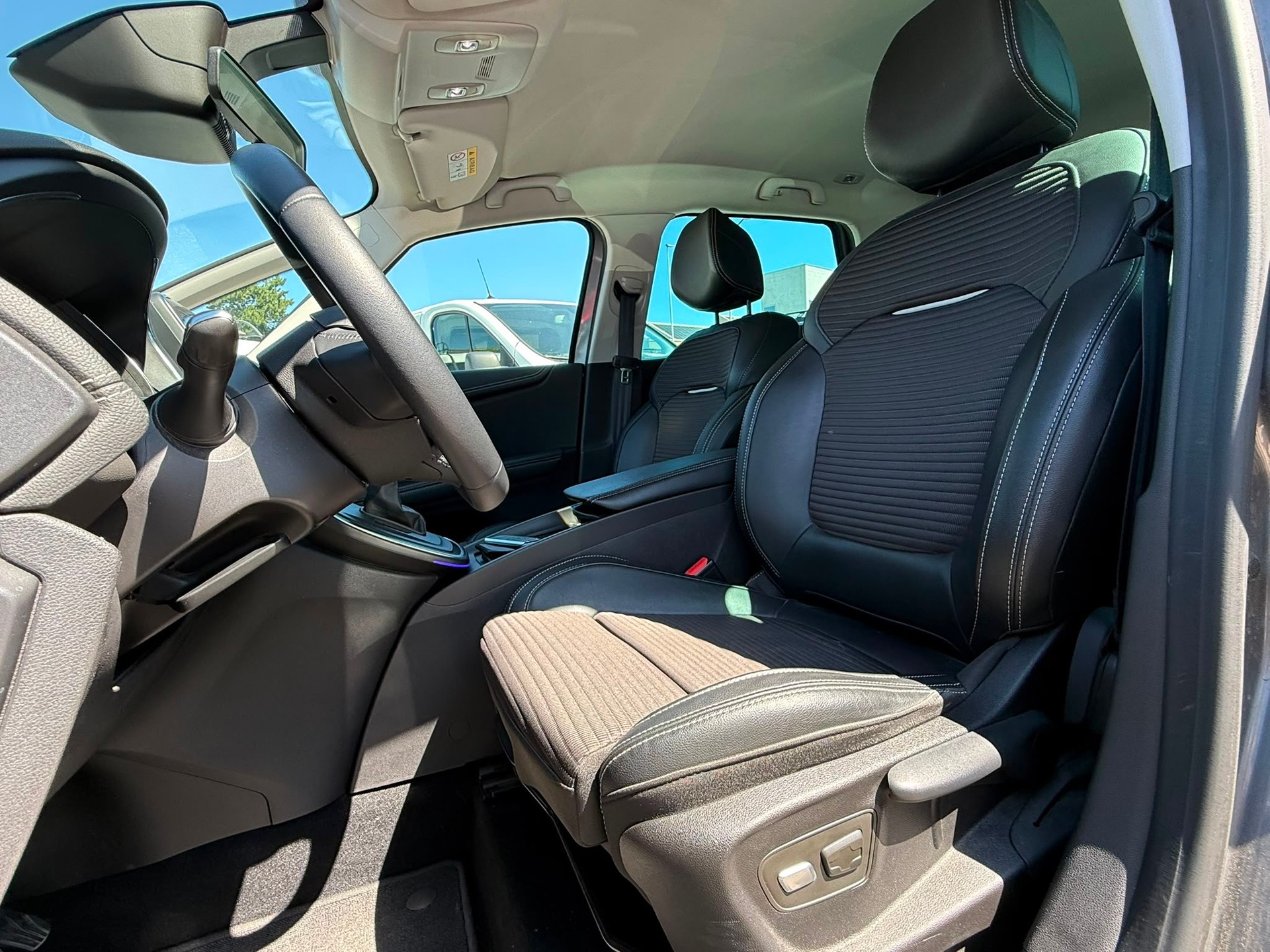 RENAULT Scénic 1.3 16V Turbo Intens EDC-image-8
