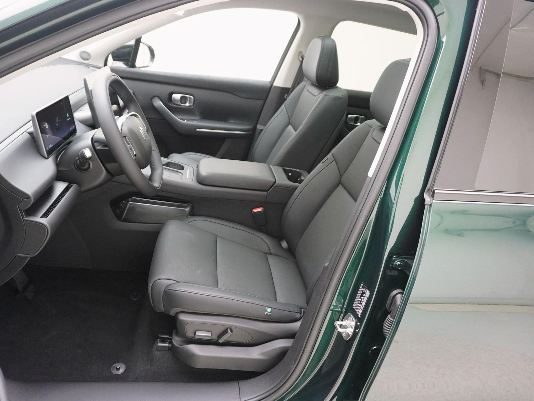 LEAPMOTOR C10 Design Pro MAX AWD-image-11