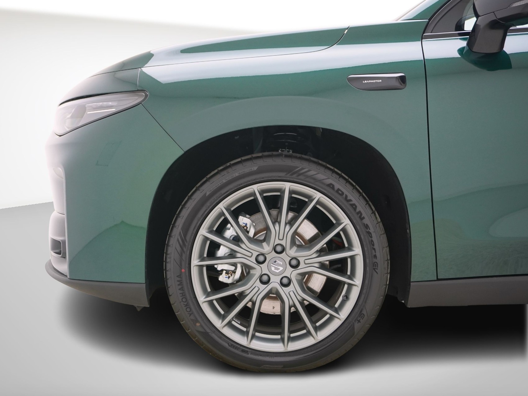 LEAPMOTOR C10 Design Pro MAX AWD-image-8
