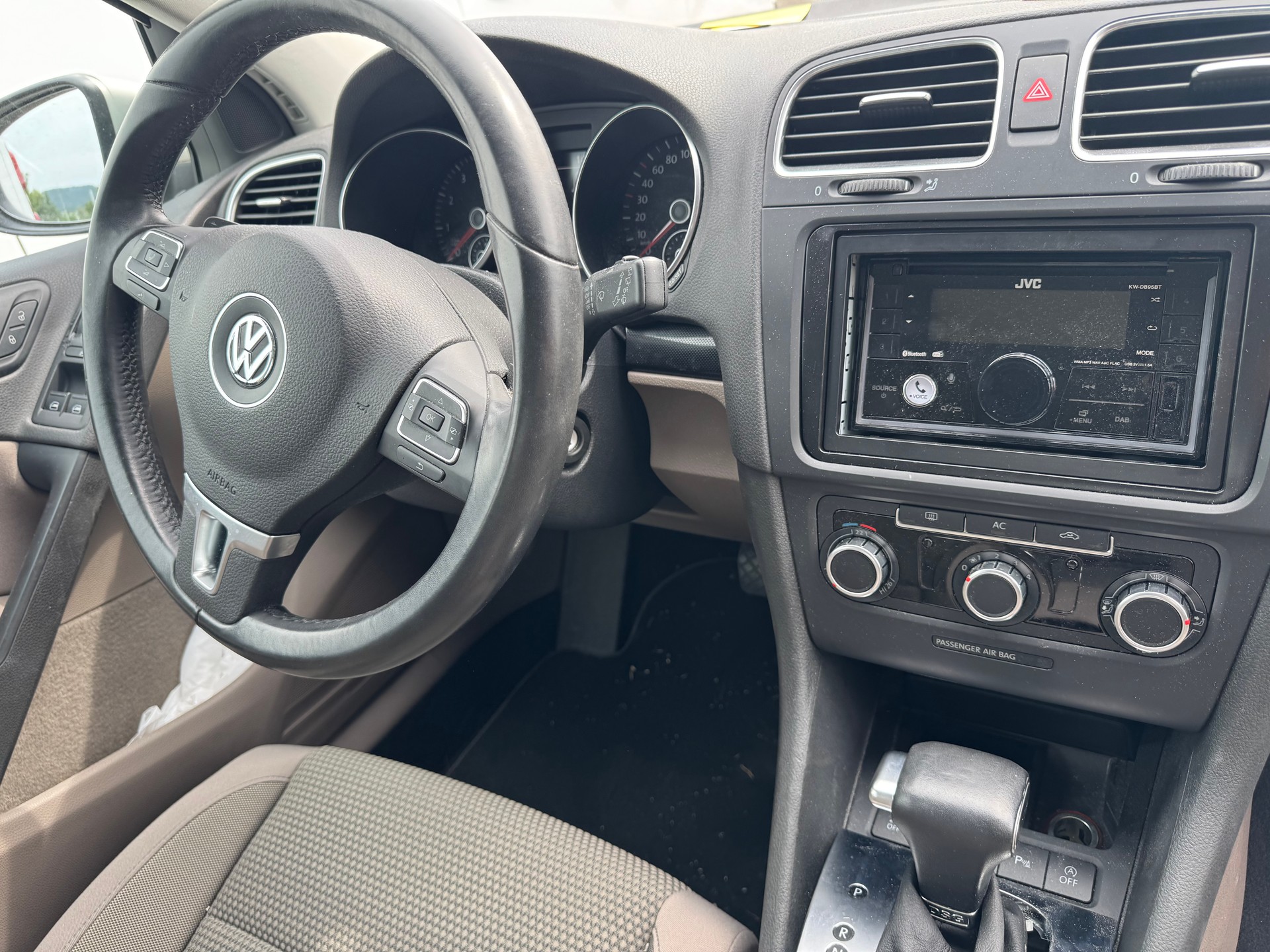 VW Golf 1.2 TSI BlueMotion Technology Comfortline DSG-image-5
