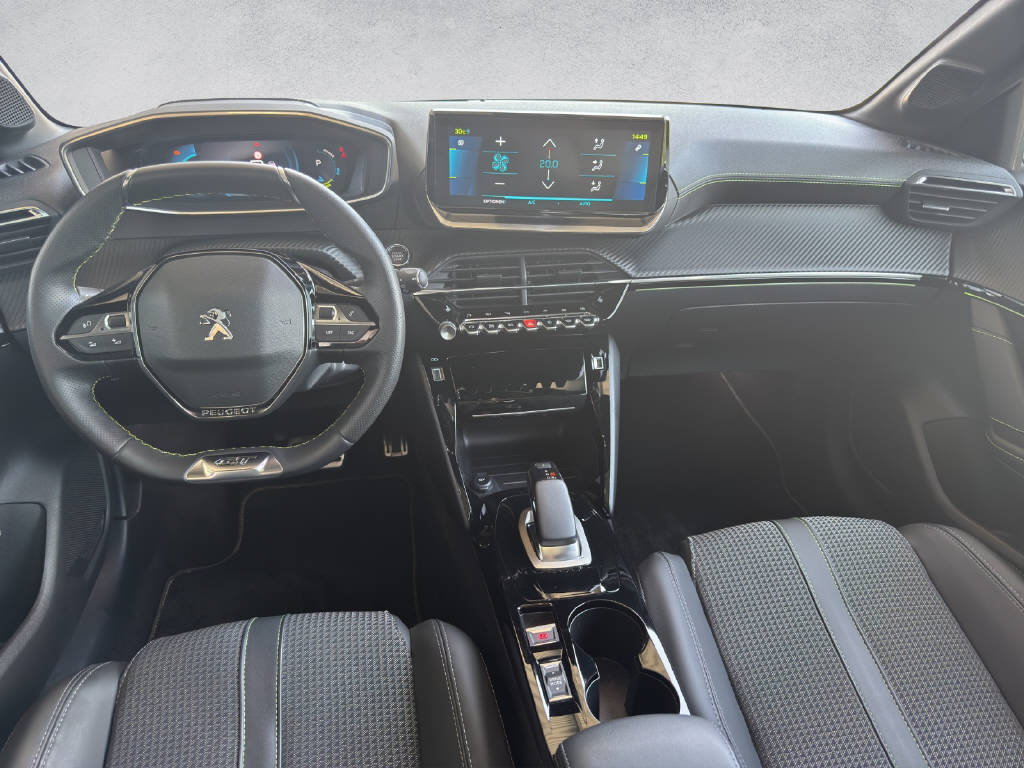 PEUGEOT 208 e-GT-image-13