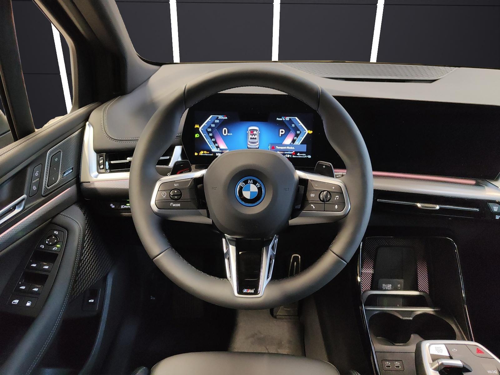BMW 230e xDrive Active Tourer-image-8