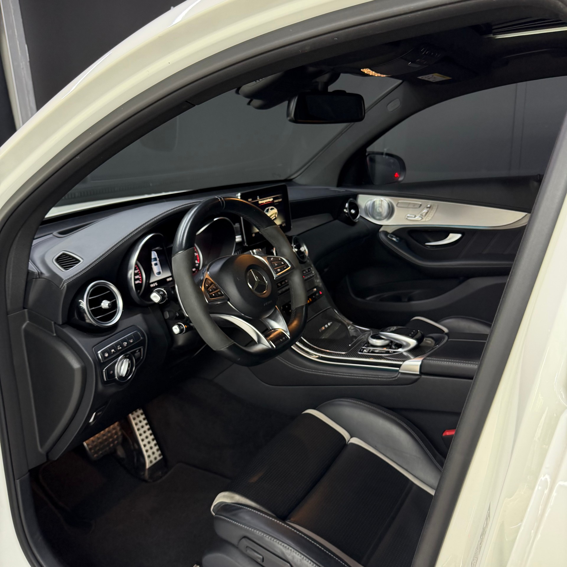 MERCEDES-BENZ GLC Coupé 63 S AMG 4Matic+ 9G-Tronic-image-7