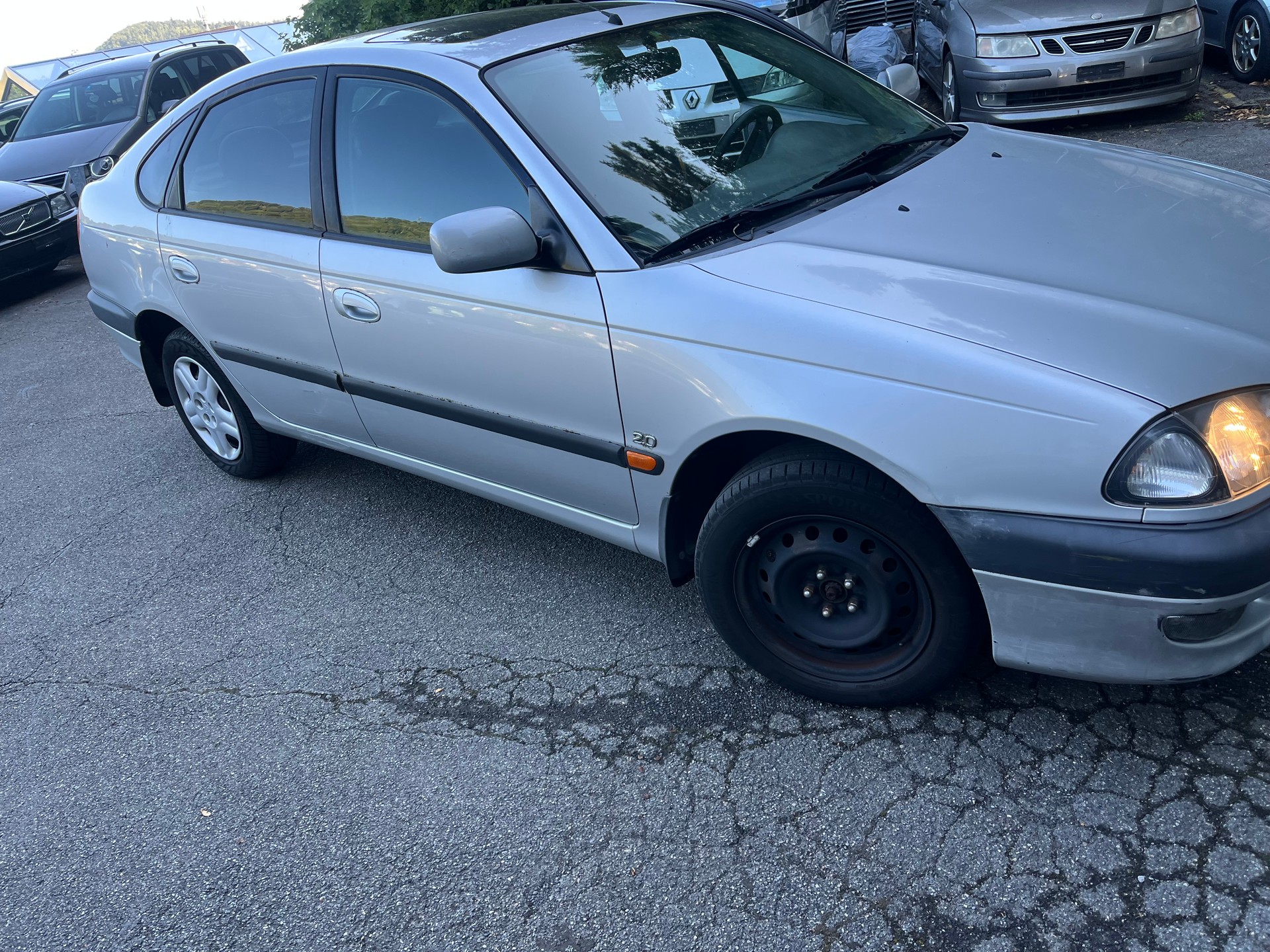 TOYOTA Avensis 2.0 Linea Sol Liftback-image-3