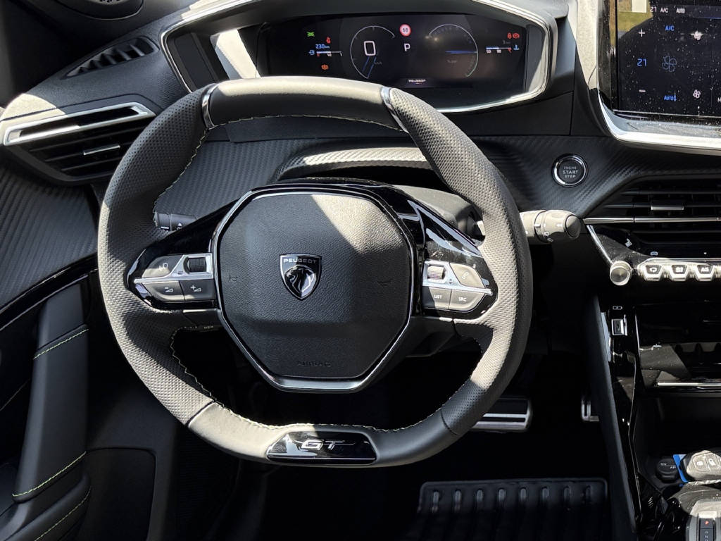 PEUGEOT 208 Hybrid 145 e-DCS6 GT Exclusive-image-8