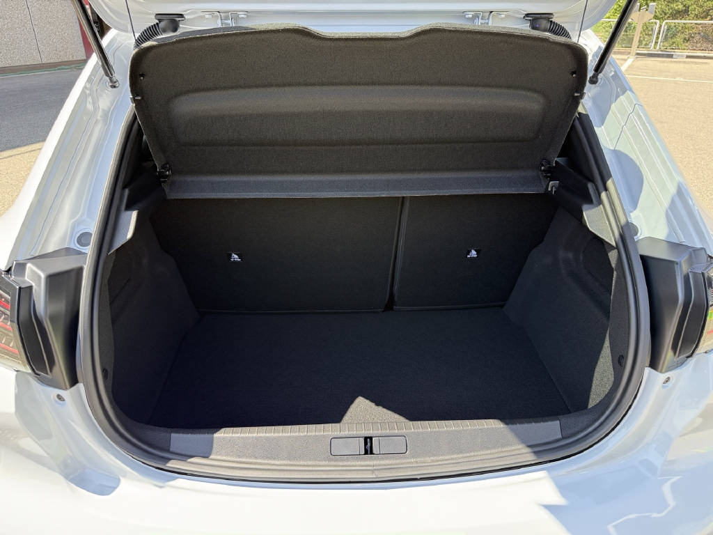 PEUGEOT 208 Hybrid 145 e-DCS6 GT Exclusive-image-13