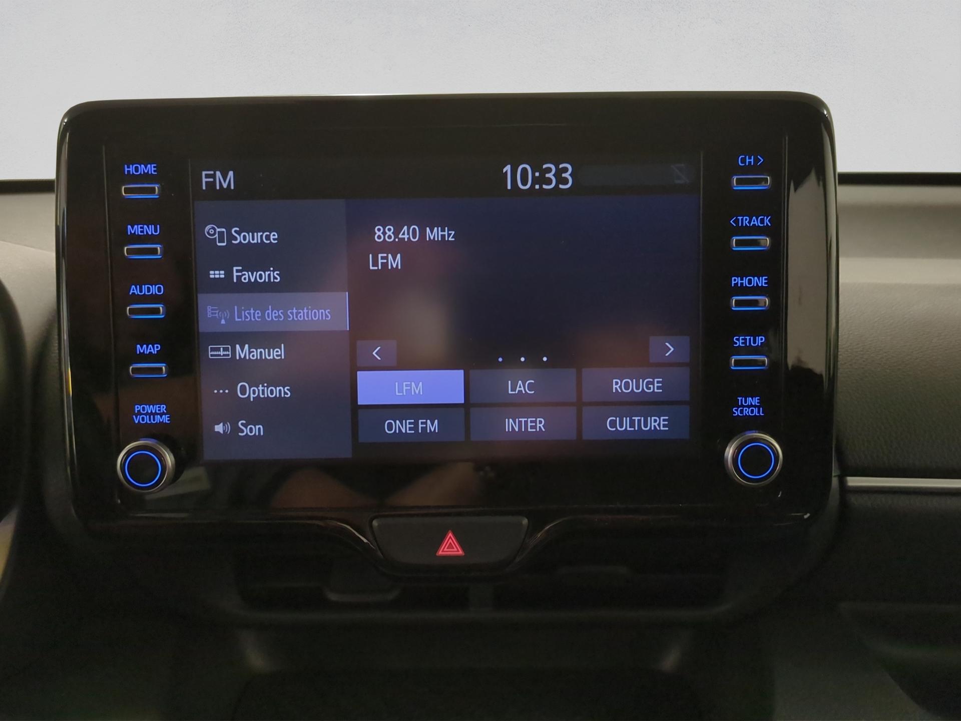TOYOTA Yaris 1.5 Trend e-CVT-image-12