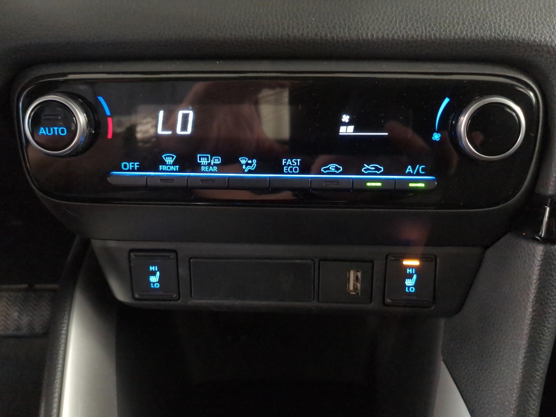 TOYOTA Yaris 1.5 Trend e-CVT-image-22