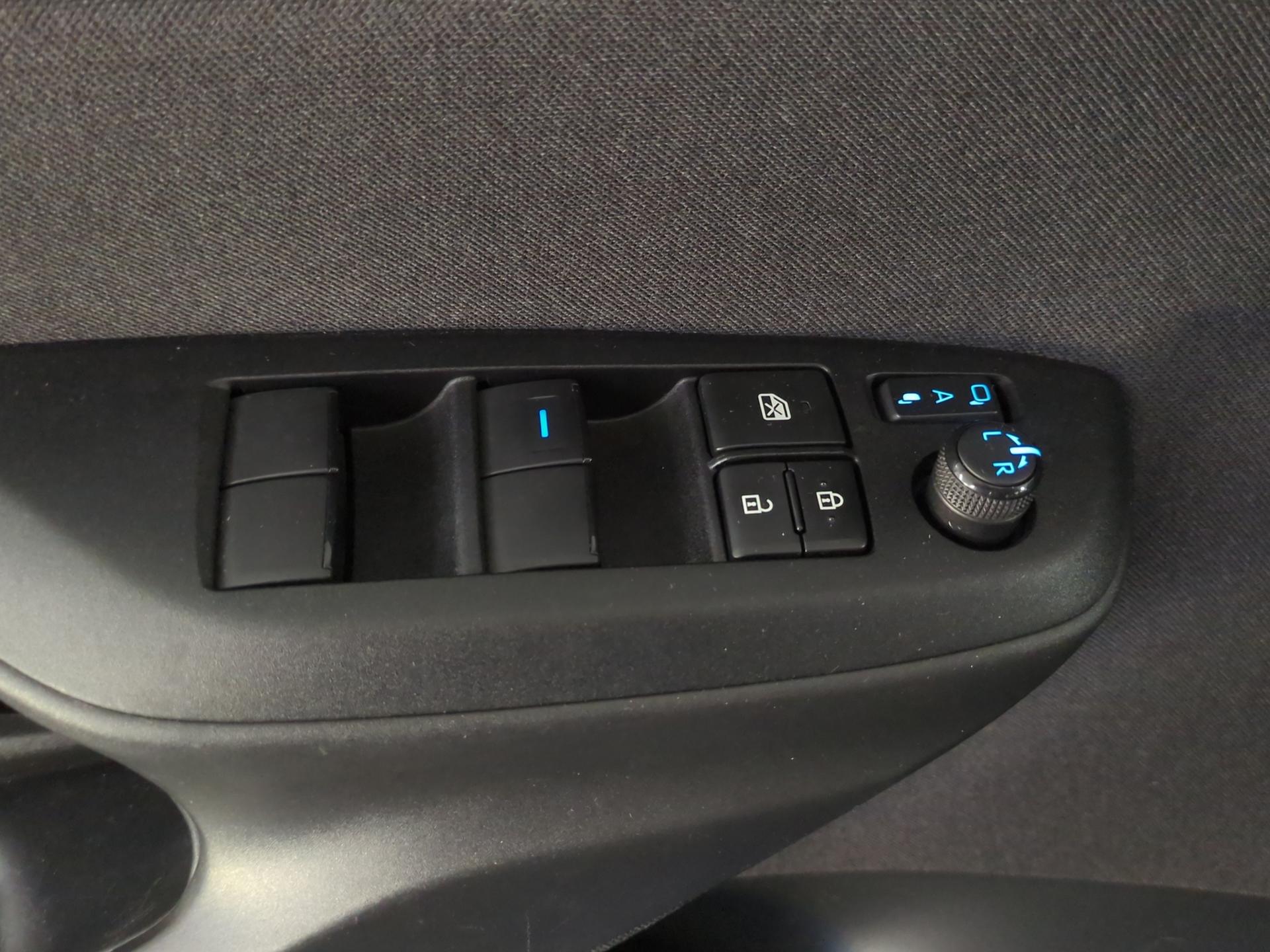 TOYOTA Yaris 1.5 Trend e-CVT-image-18