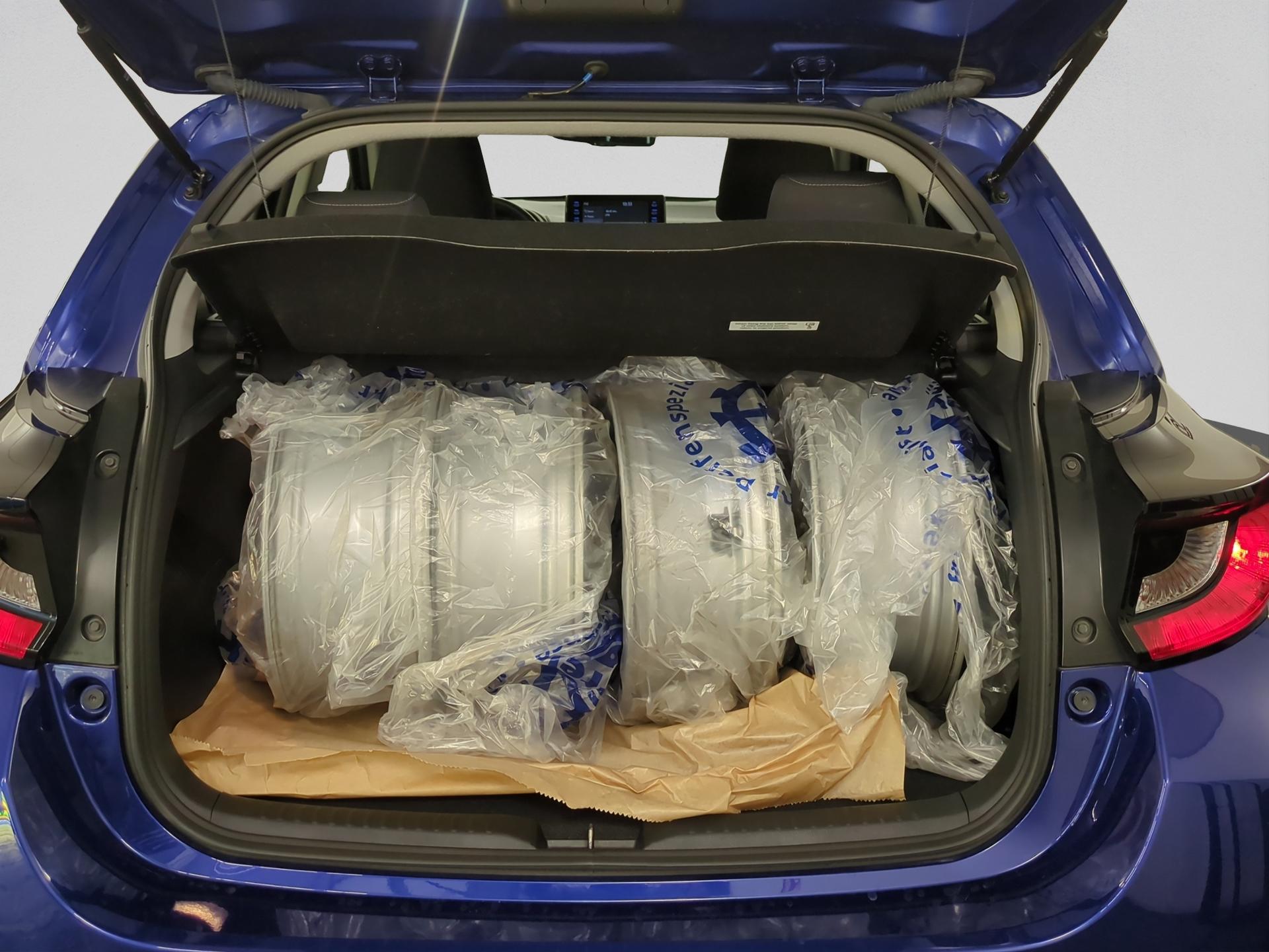 TOYOTA Yaris 1.5 Trend e-CVT-image-15