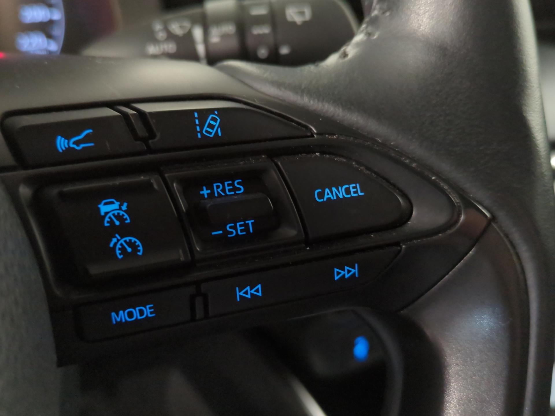 TOYOTA Yaris 1.5 Trend e-CVT-image-21