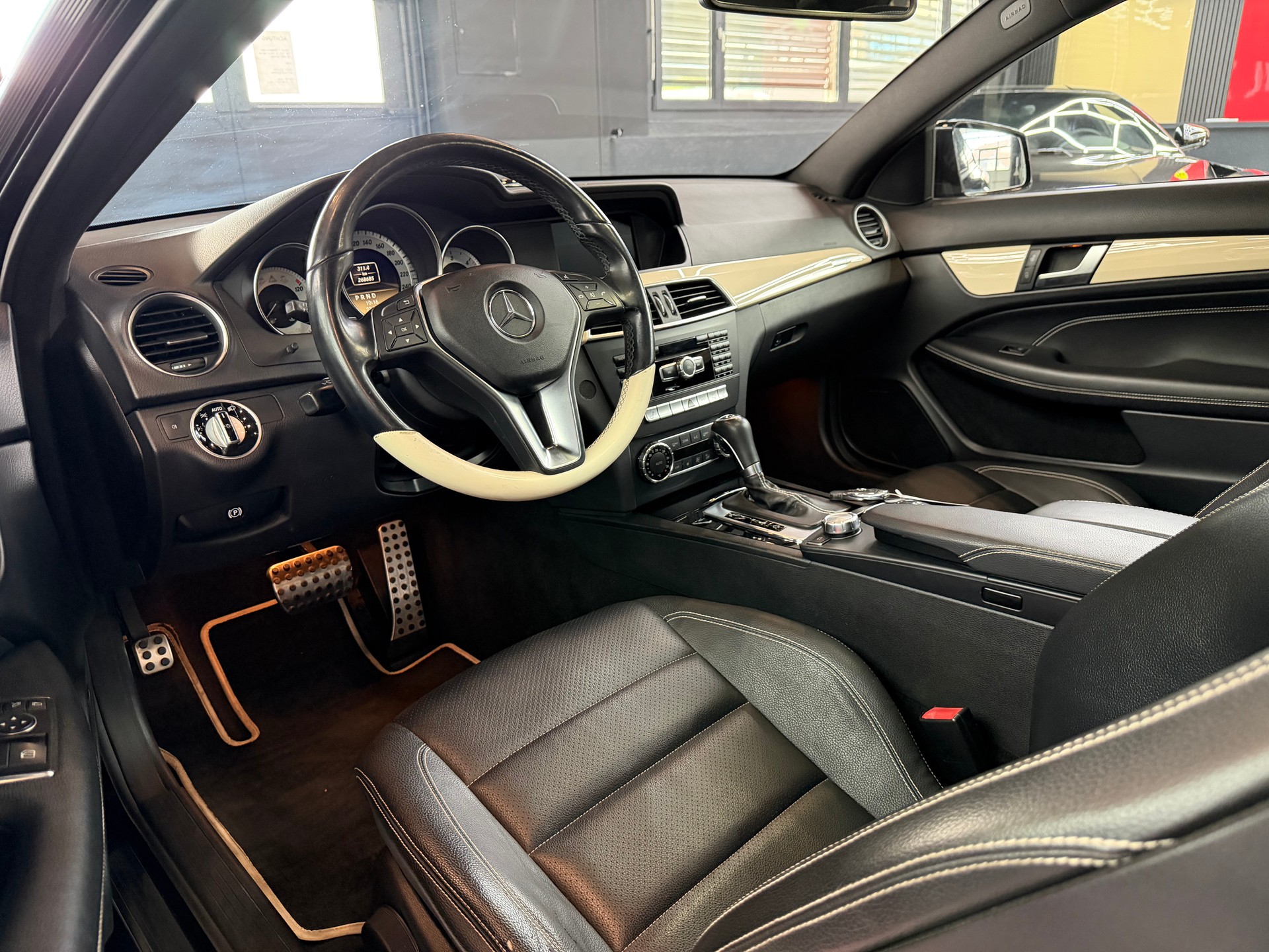 MERCEDES-BENZ C 250 CDI Coupé 7G-Tronic-image-8