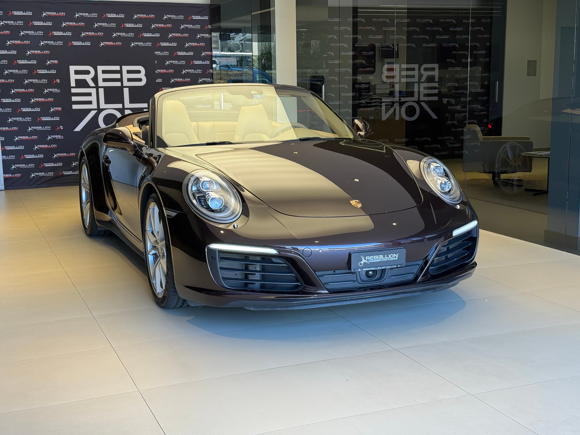 PORSCHE 911 Carrera 4S Cabrio PDK-image-2